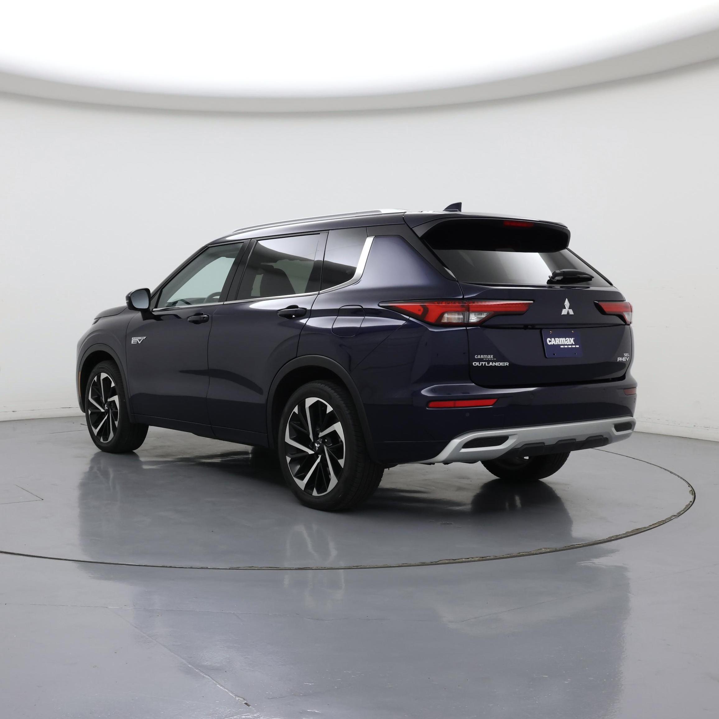 Thumbnail: 2023 Mitsubishi Outlander - 2