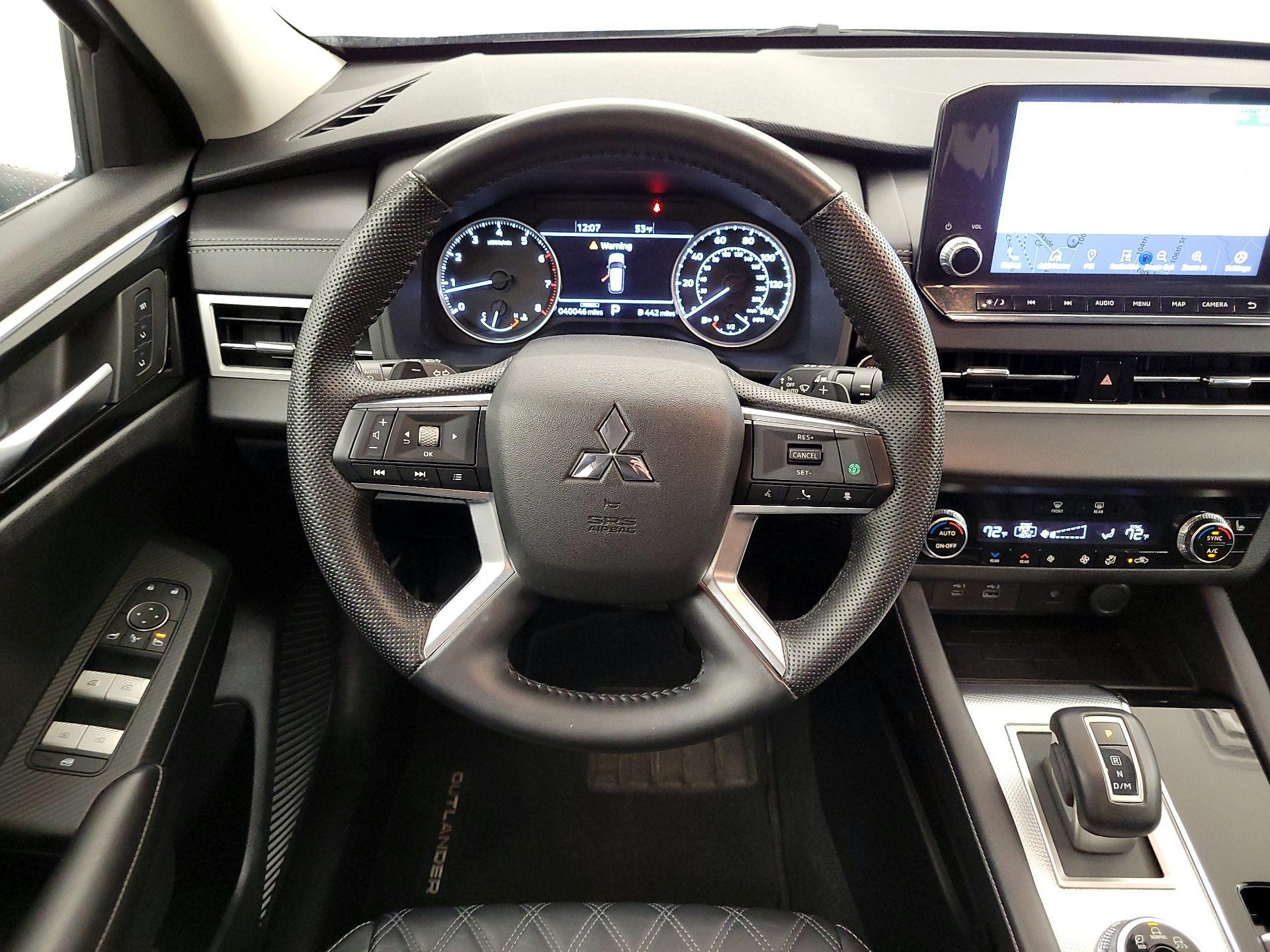 Thumbnail: 2022 Mitsubishi Outlander - 10