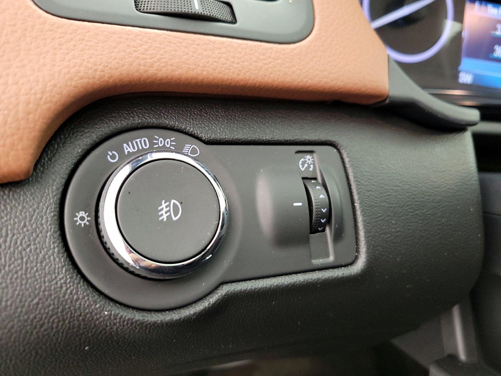 Thumbnail: 2015 Buick Regal - 13