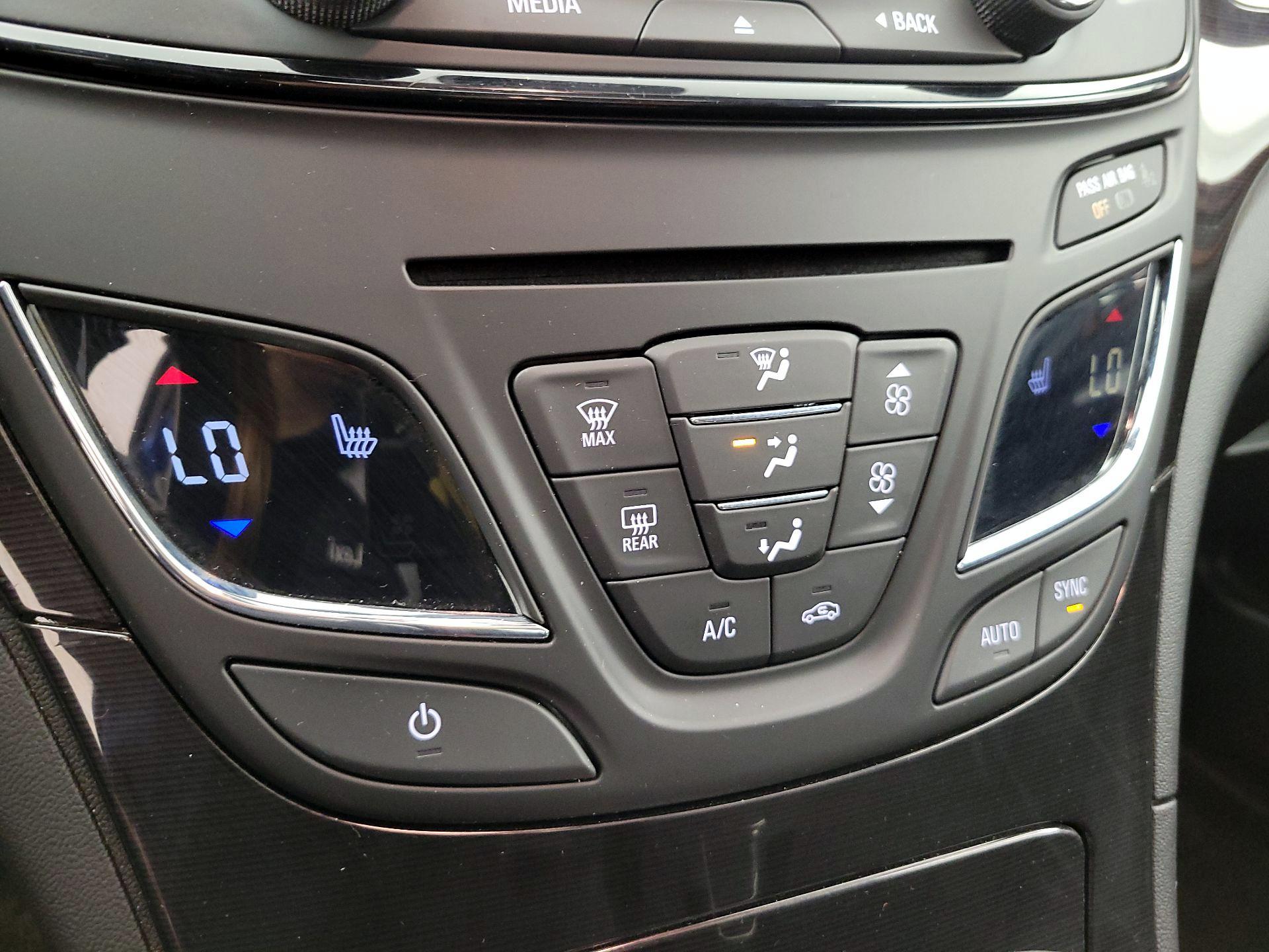 Thumbnail: 2015 Buick Regal - 17