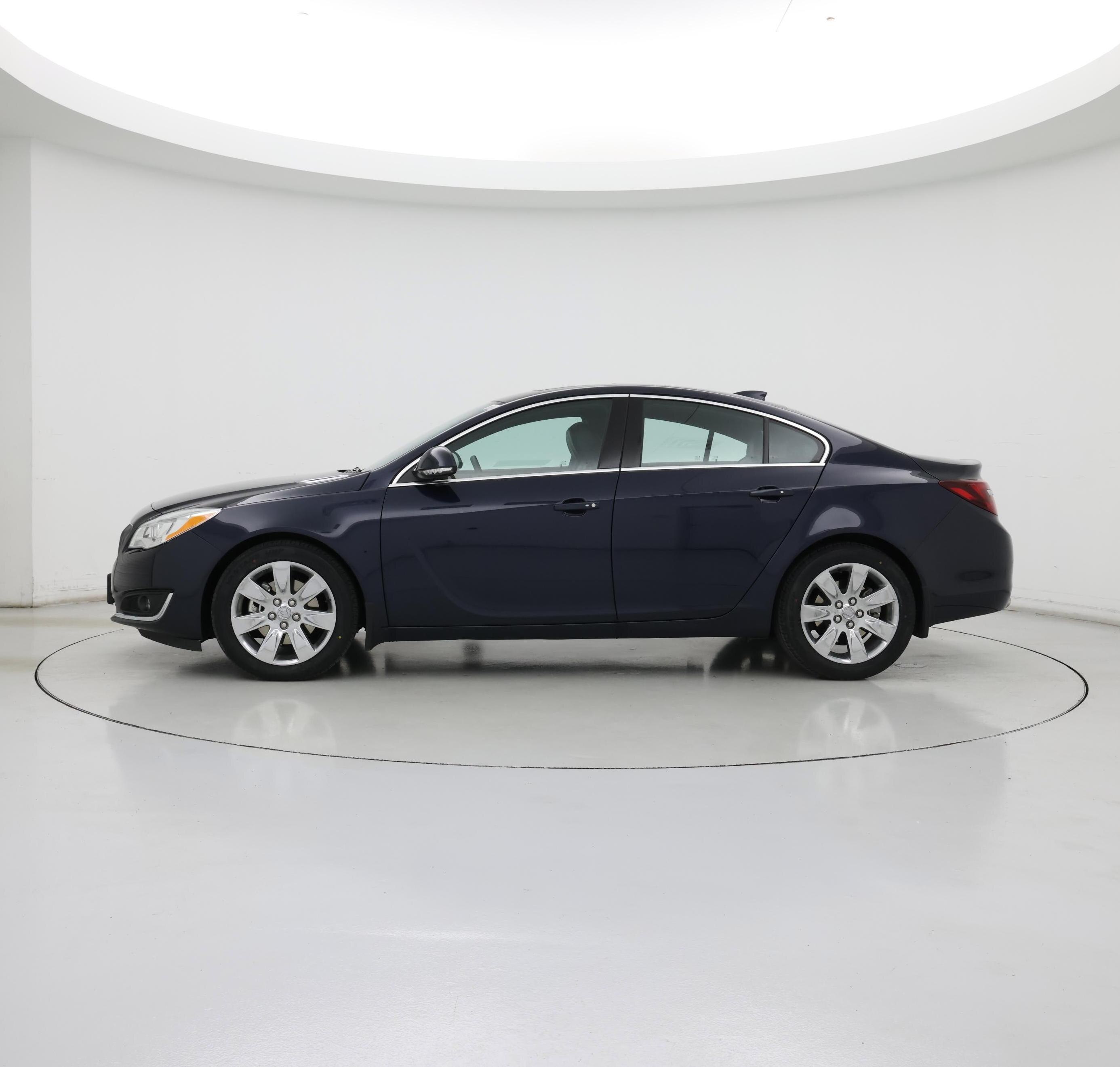 Thumbnail: 2015 Buick Regal - 3
