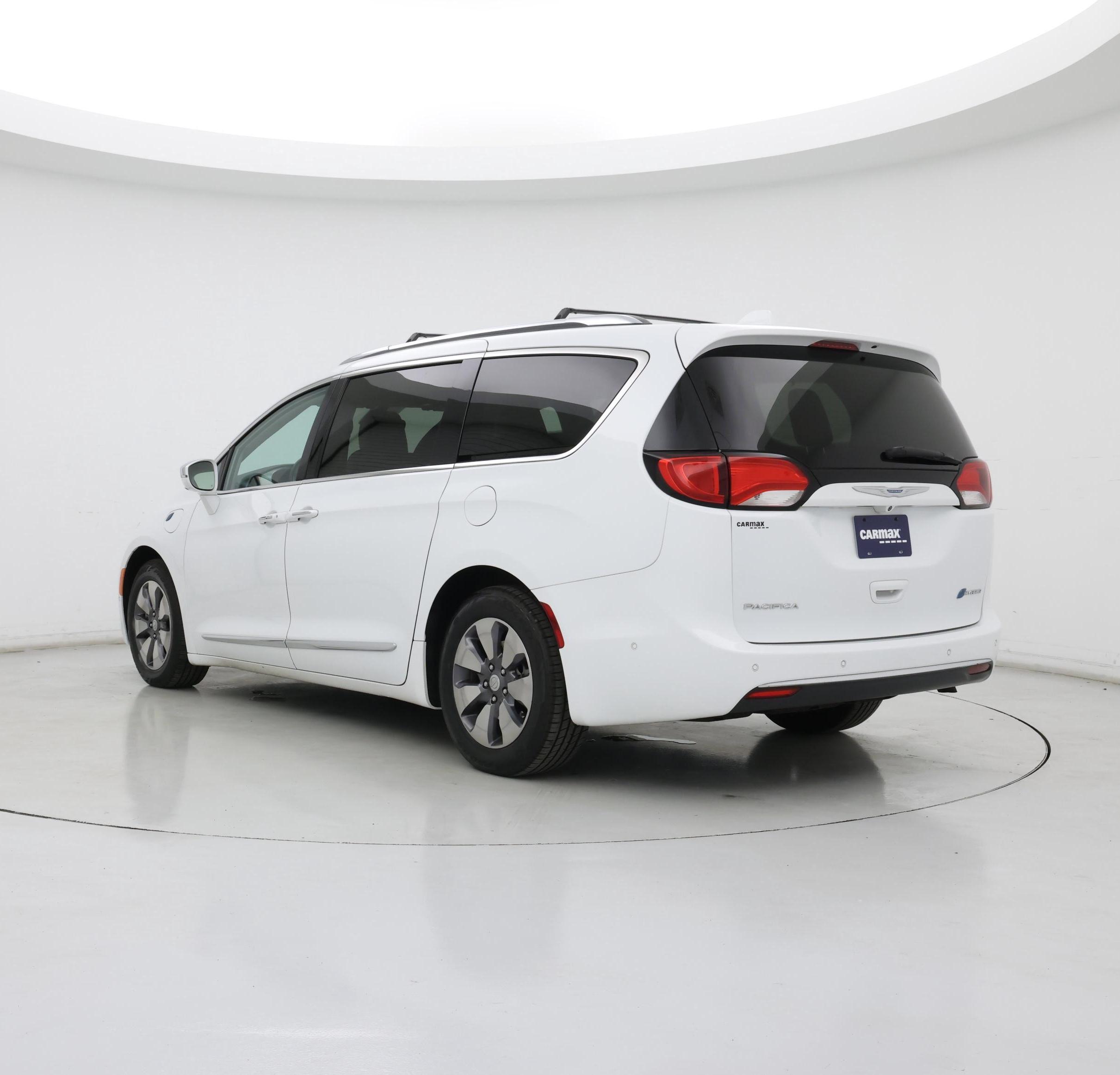 Thumbnail: 2017 Chrysler Pacifica - 2