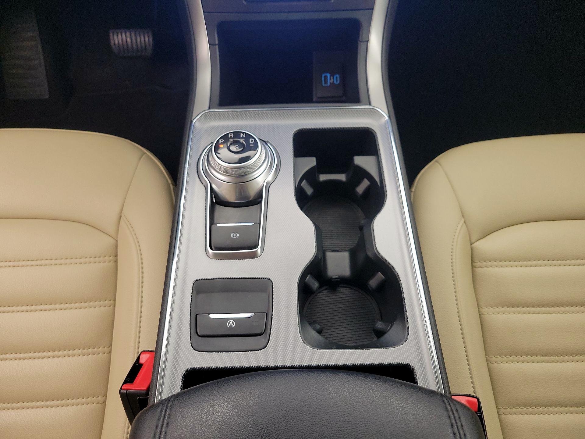 Thumbnail: 2021 Ford Edge - 18