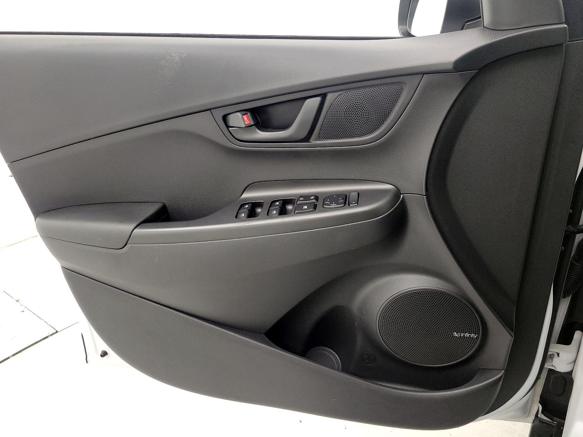Thumbnail: 2021 Hyundai Kona - 12