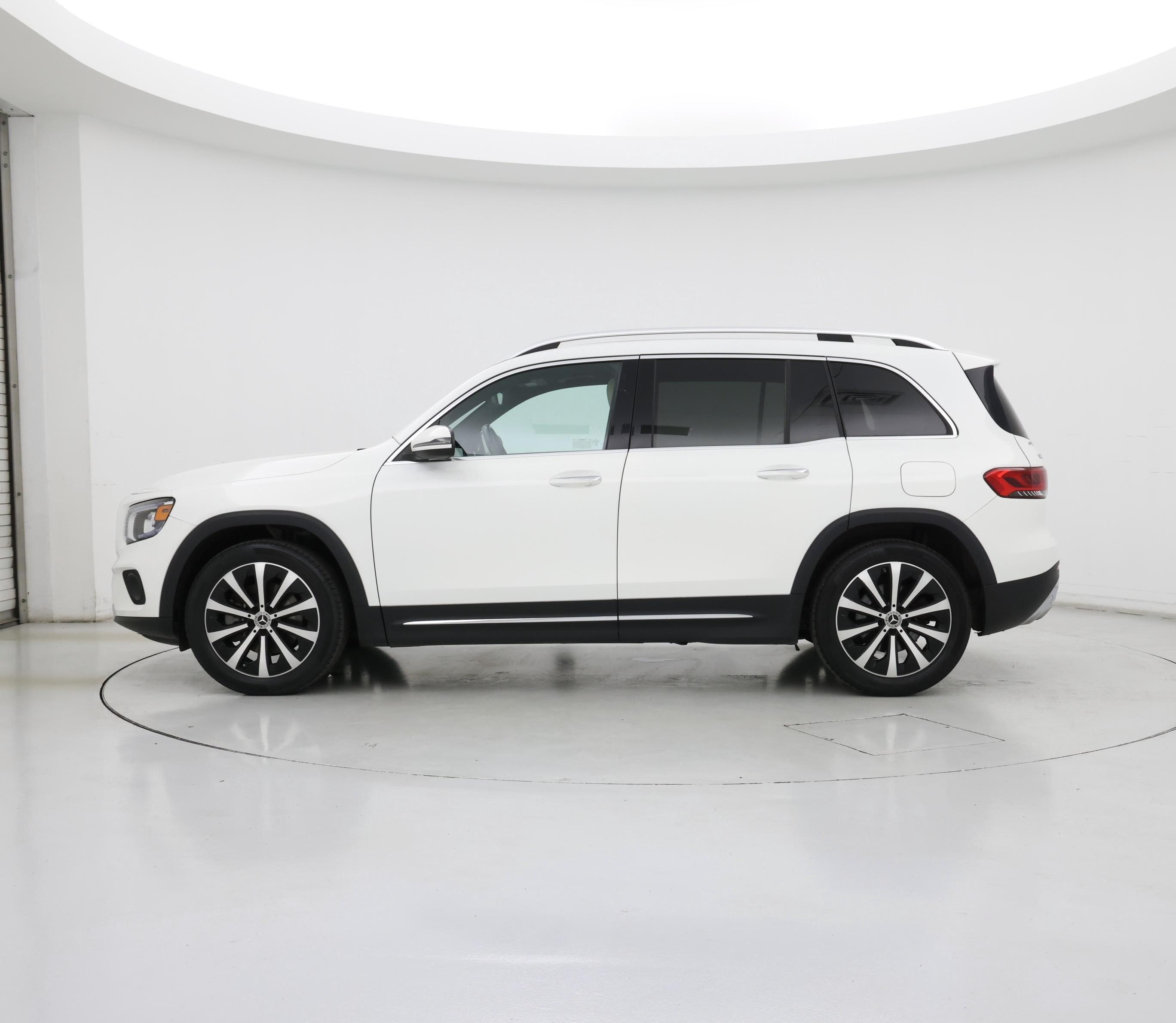 Thumbnail: 2021 Mercedes-Benz GLB - 3