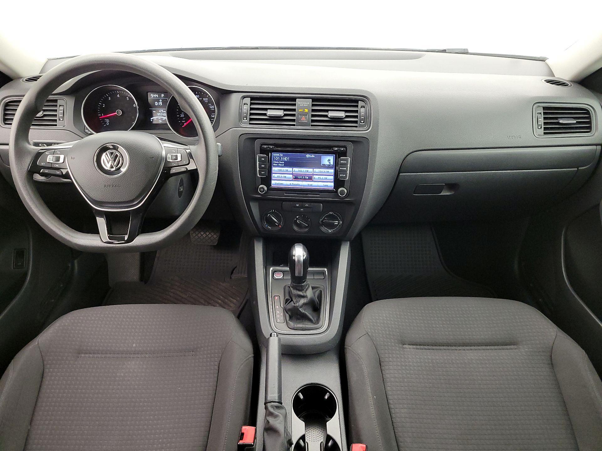 Thumbnail: 2015 Volkswagen Jetta - 9