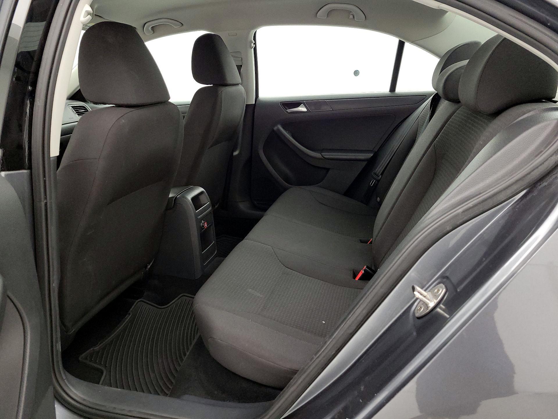 Thumbnail: 2015 Volkswagen Jetta - 19