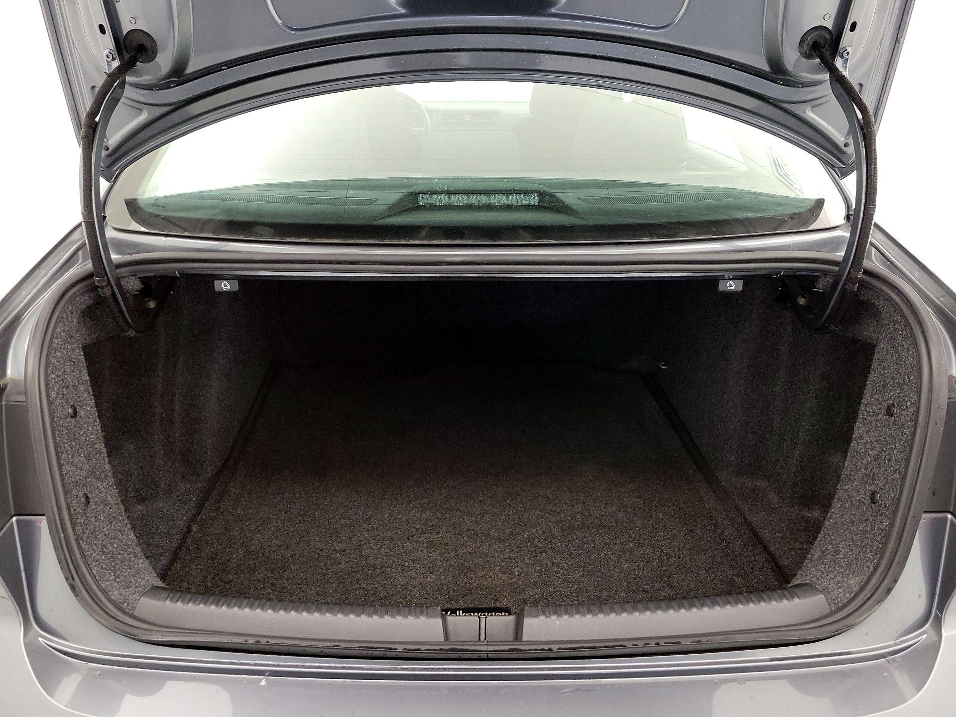 Thumbnail: 2015 Volkswagen Jetta - 20