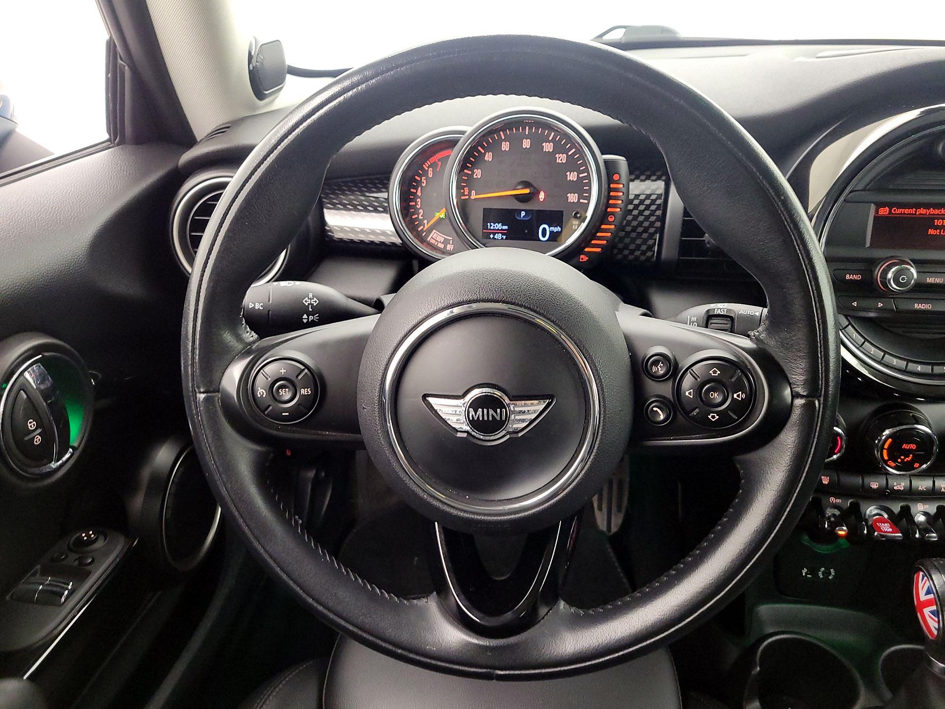 Thumbnail: 2015 MINI Cooper Hardtop - 10