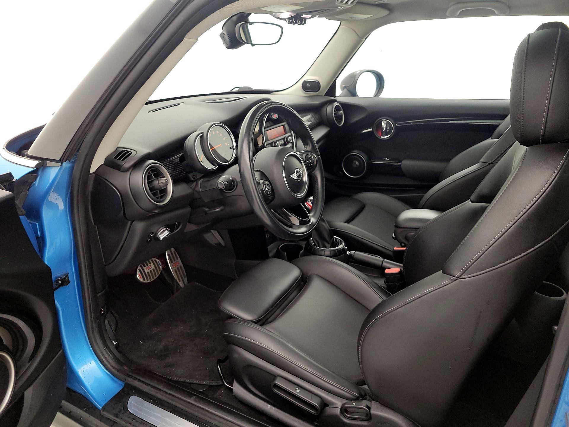 Thumbnail: 2015 MINI Cooper Hardtop - 11
