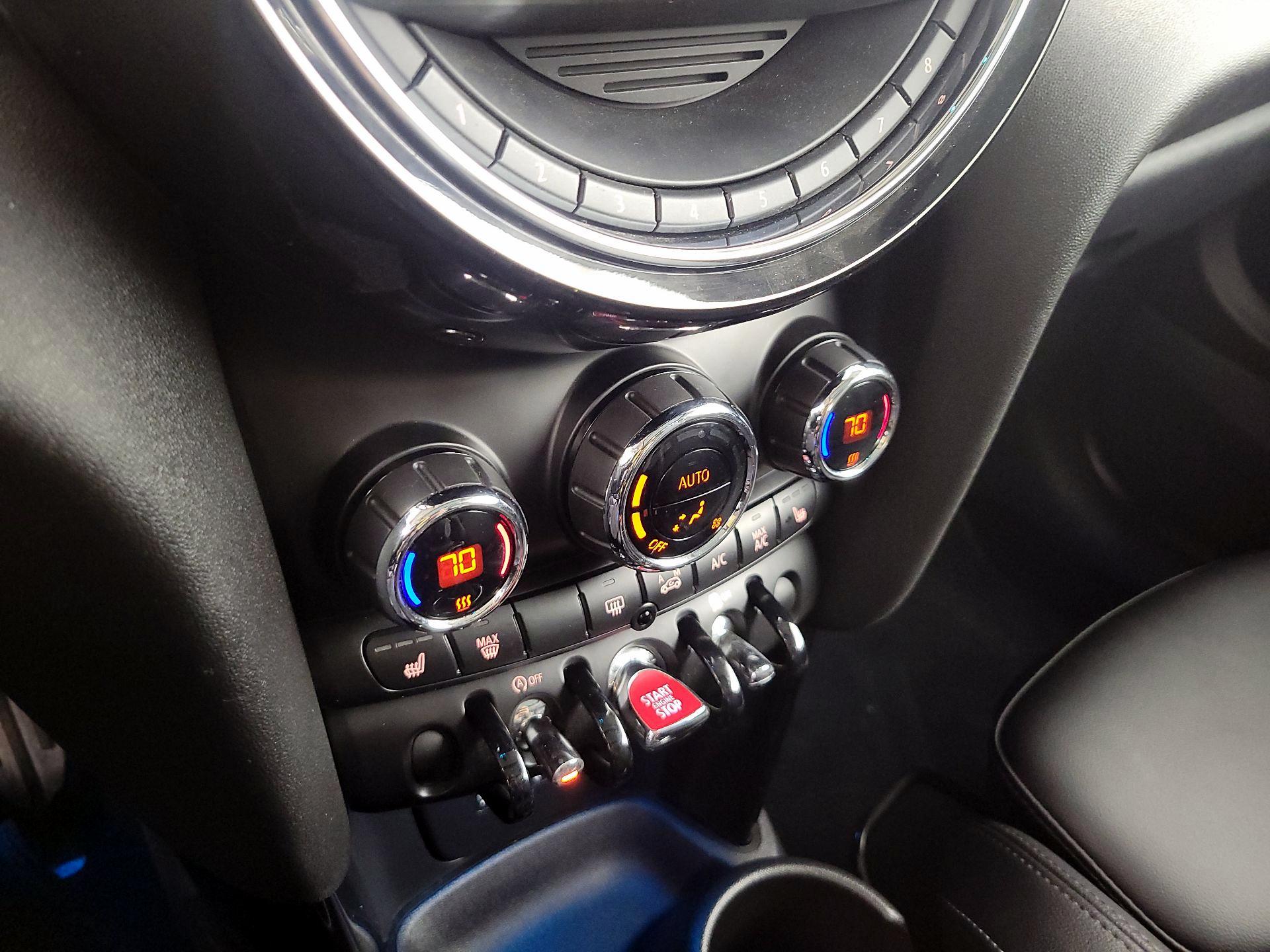 Thumbnail: 2015 MINI Cooper Hardtop - 15