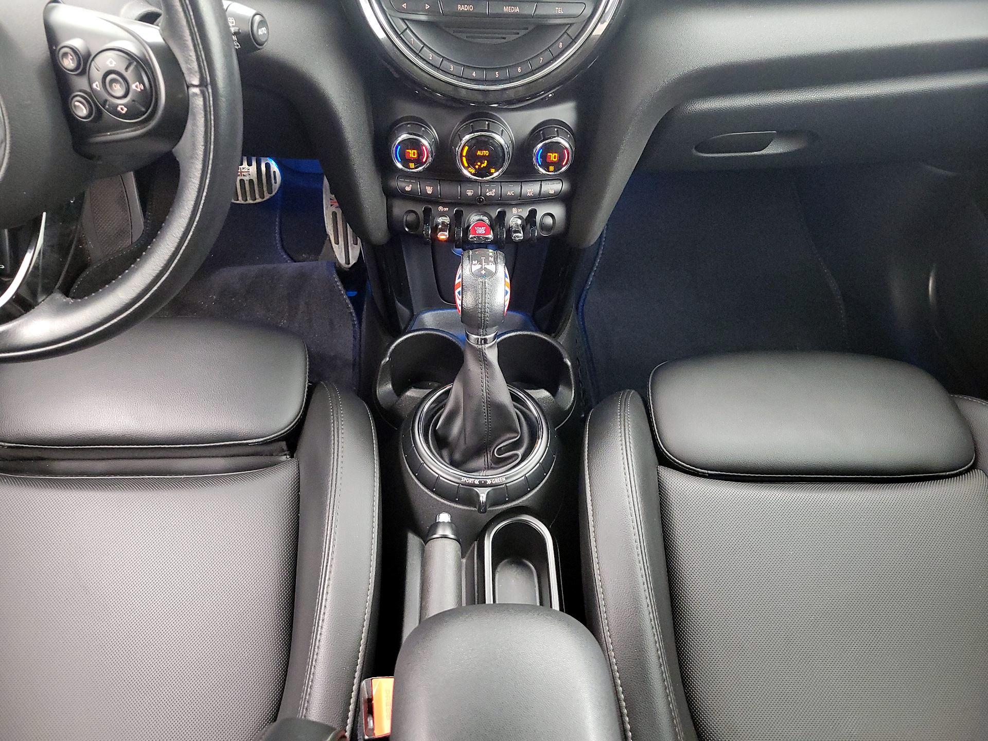 Thumbnail: 2015 MINI Cooper Hardtop - 16