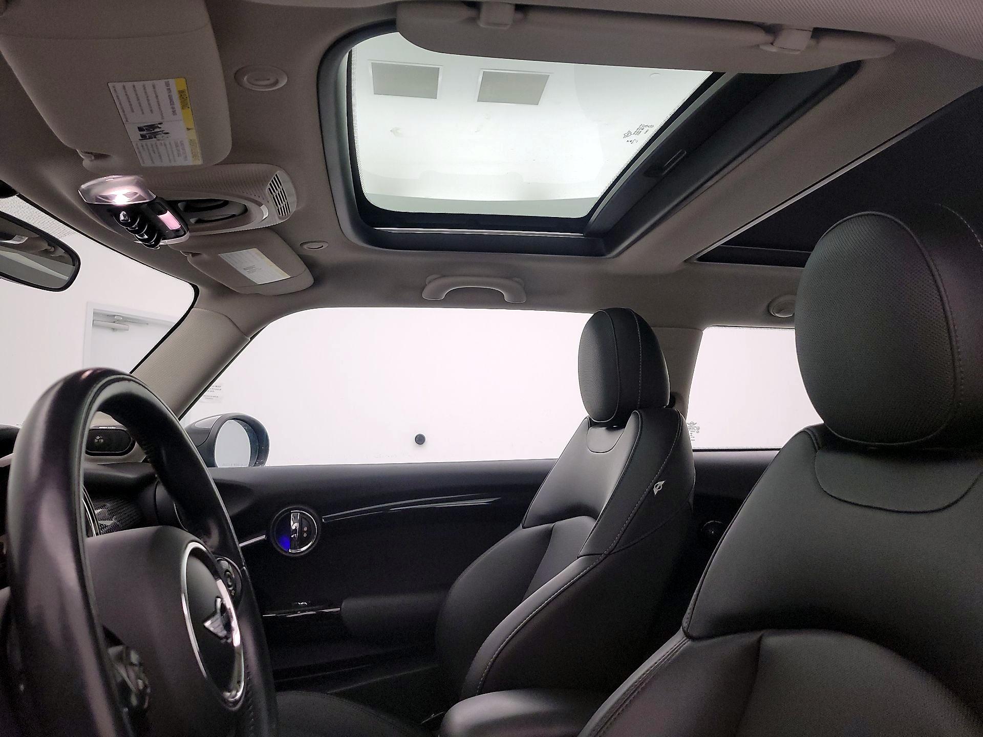 Thumbnail: 2015 MINI Cooper Hardtop - 18