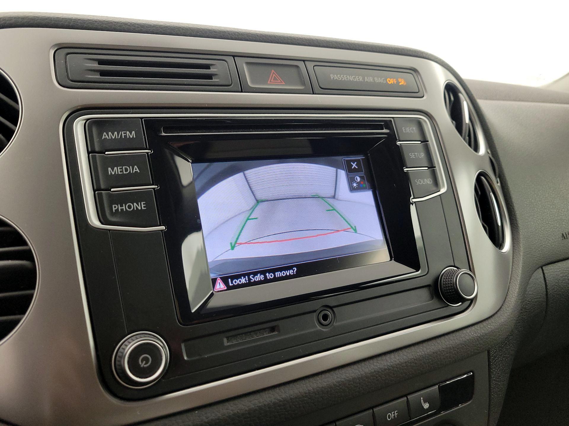 Thumbnail: 2016 Volkswagen Tiguan - 14