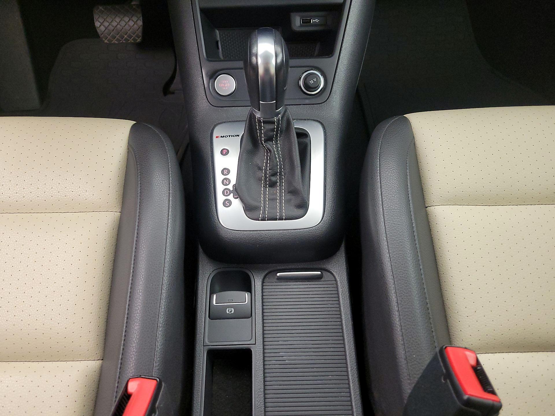 Thumbnail: 2016 Volkswagen Tiguan - 17
