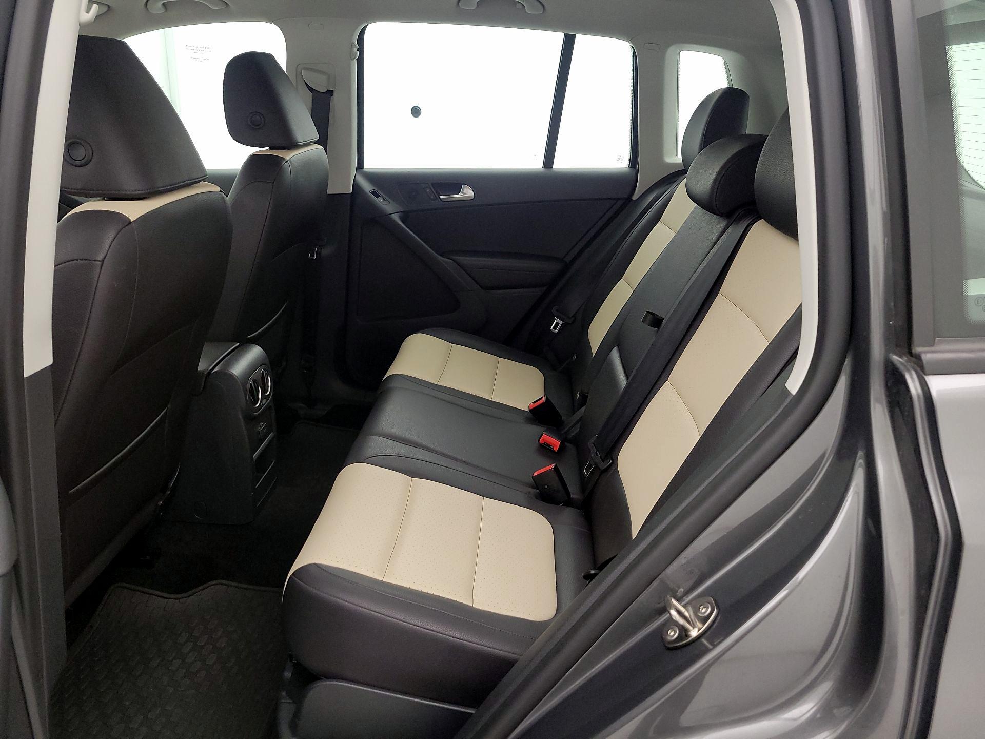 Thumbnail: 2016 Volkswagen Tiguan - 19