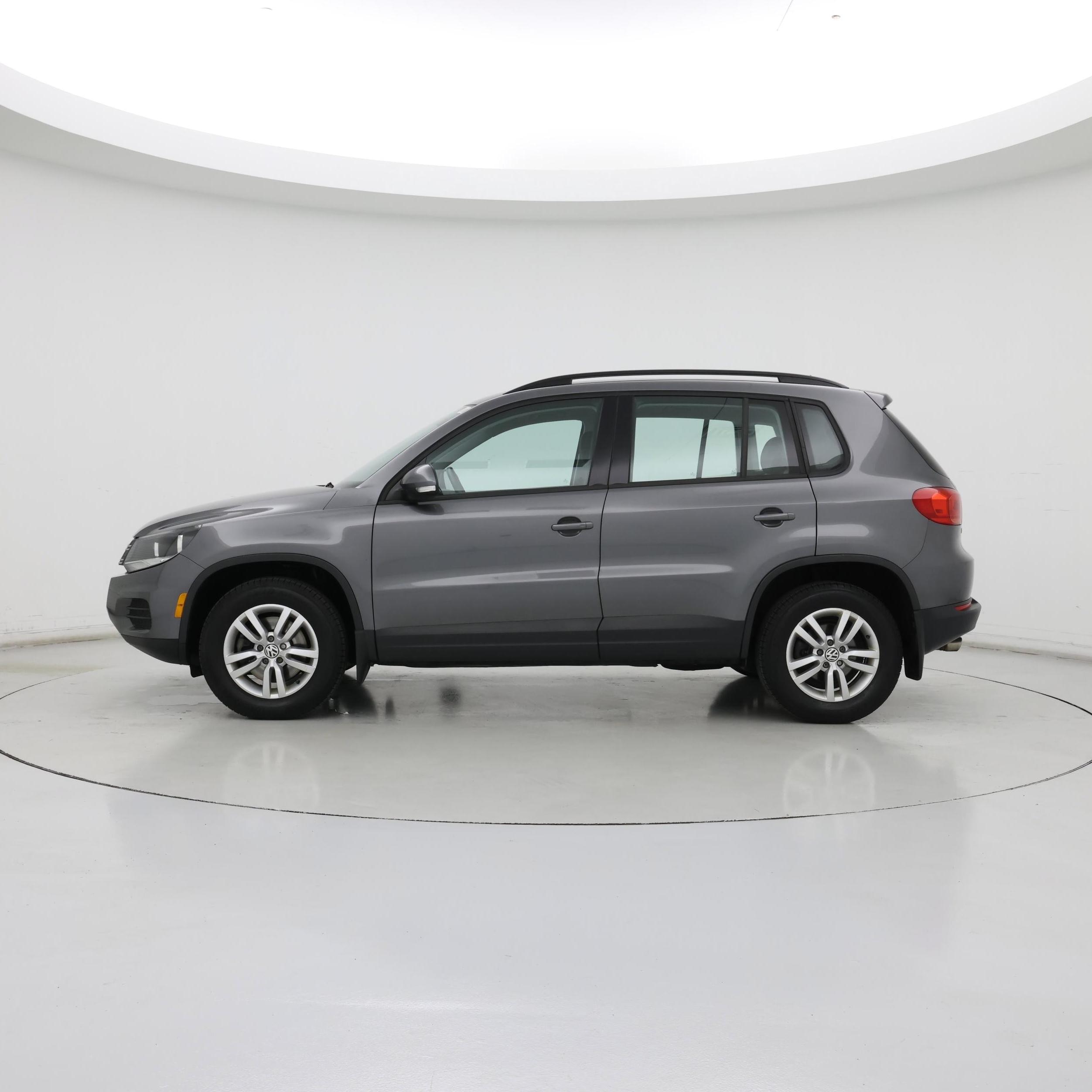Thumbnail: 2016 Volkswagen Tiguan - 3