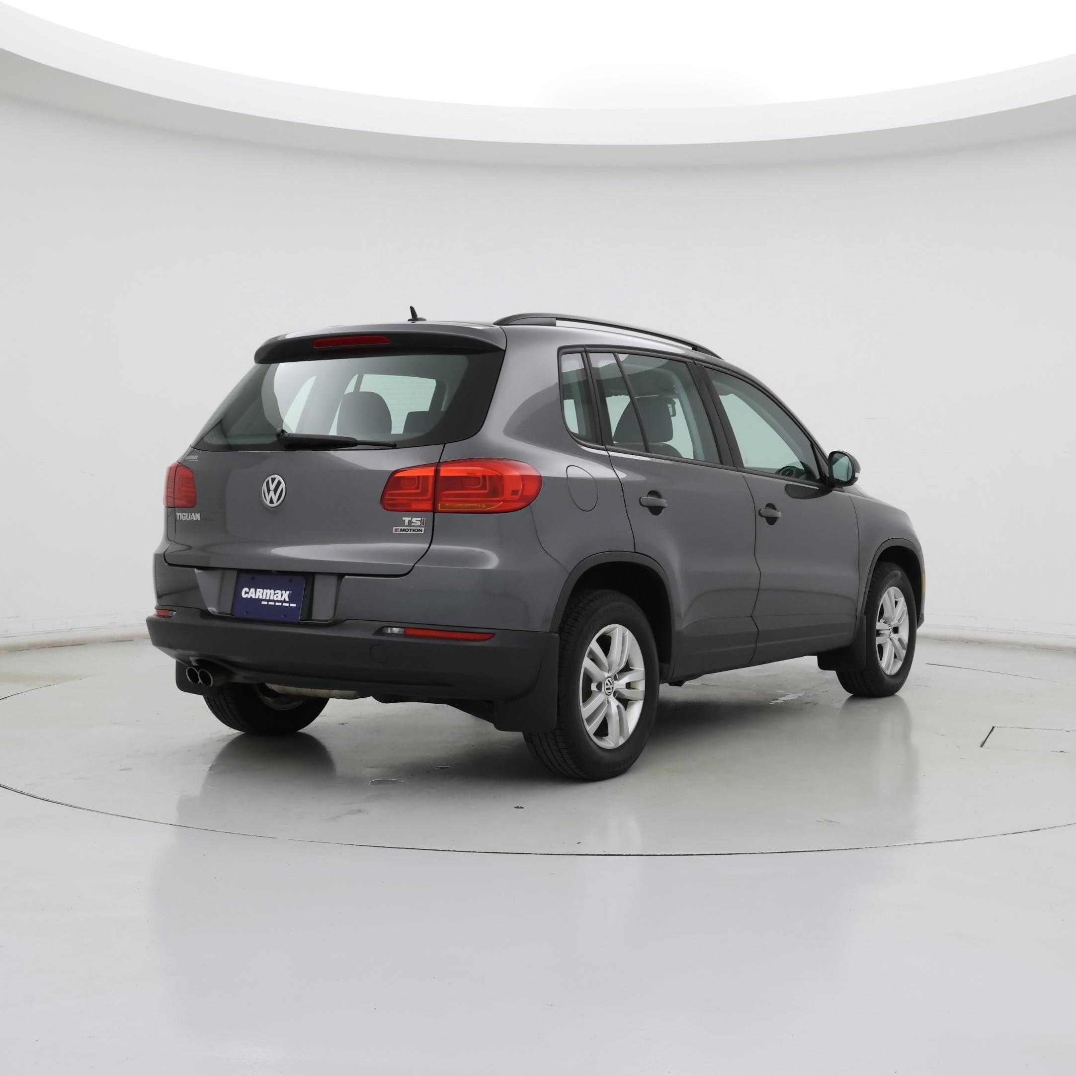 Thumbnail: 2016 Volkswagen Tiguan - 8
