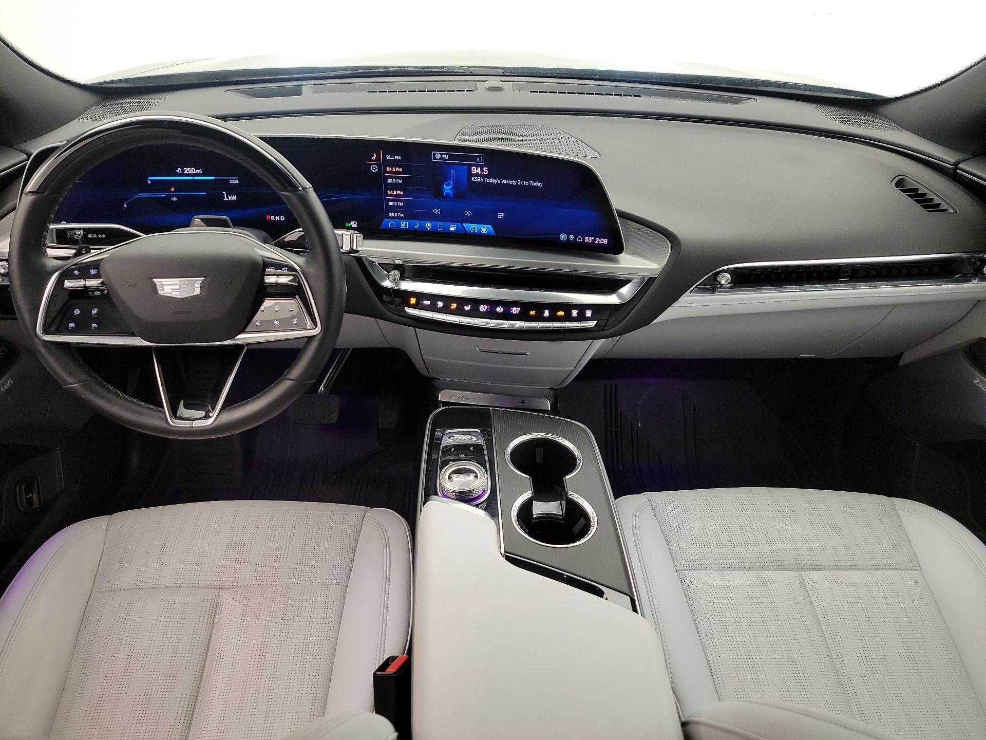 Thumbnail: 2024 Cadillac Lyriq - 9