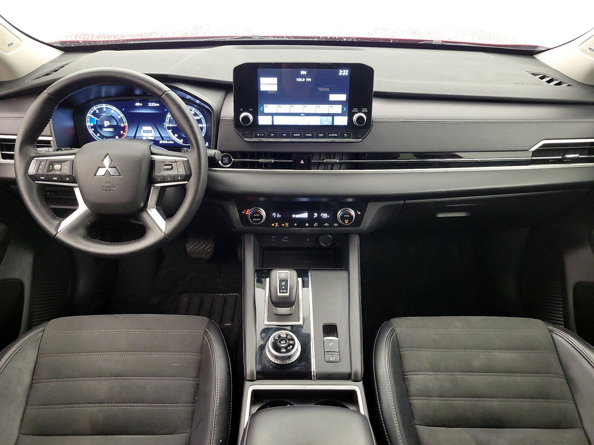 Thumbnail: 2024 Mitsubishi Outlander - 9