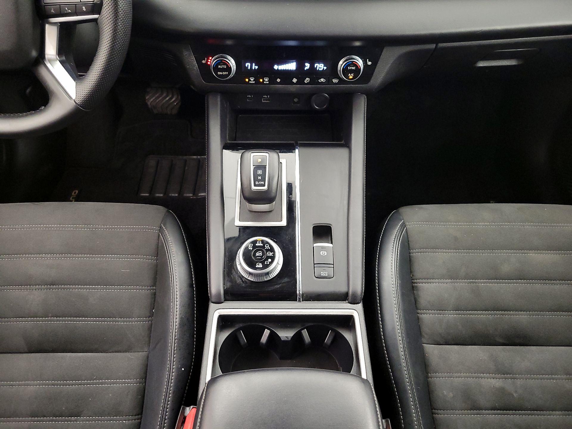 Thumbnail: 2024 Mitsubishi Outlander - 18