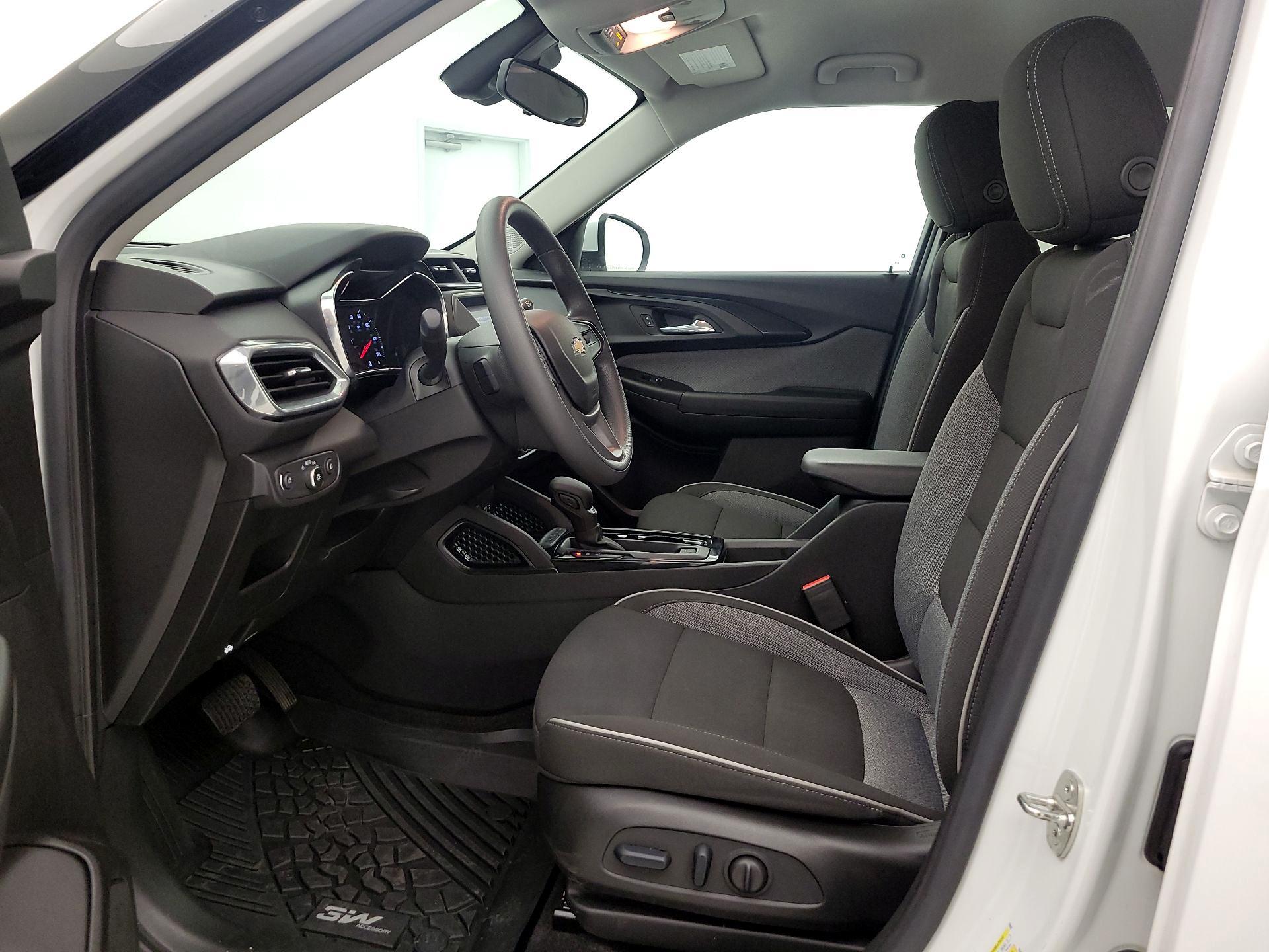 Thumbnail: 2023 Chevrolet TrailBlazer - 11