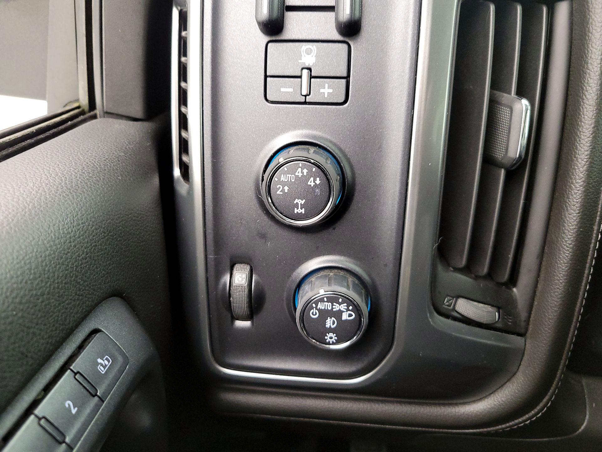 Thumbnail: 2016 Chevrolet Silverado 1500 - 13