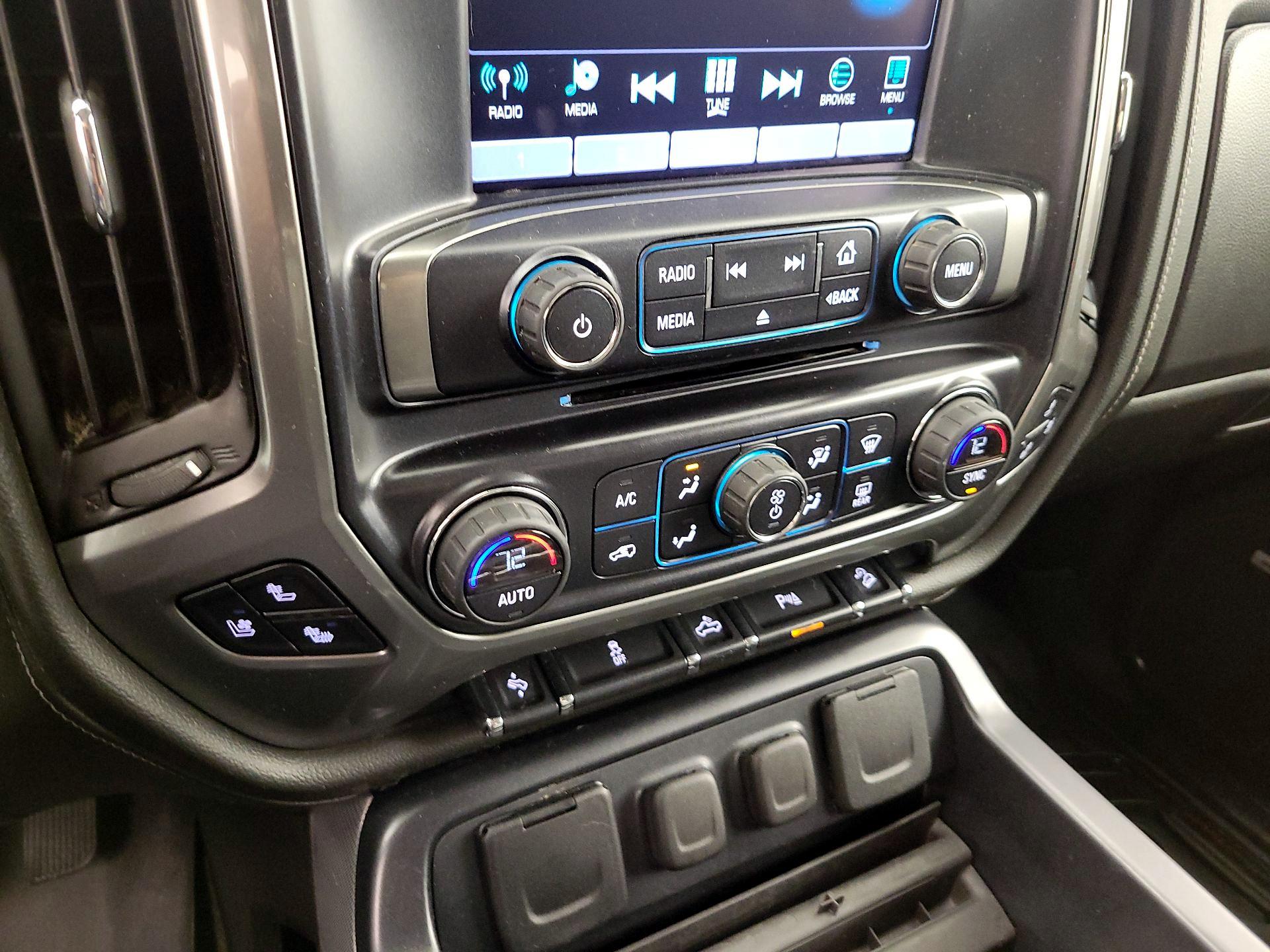Thumbnail: 2016 Chevrolet Silverado 1500 - 17