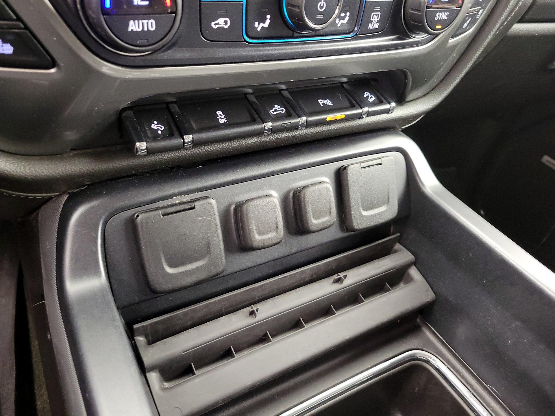 Thumbnail: 2016 Chevrolet Silverado 1500 - 19