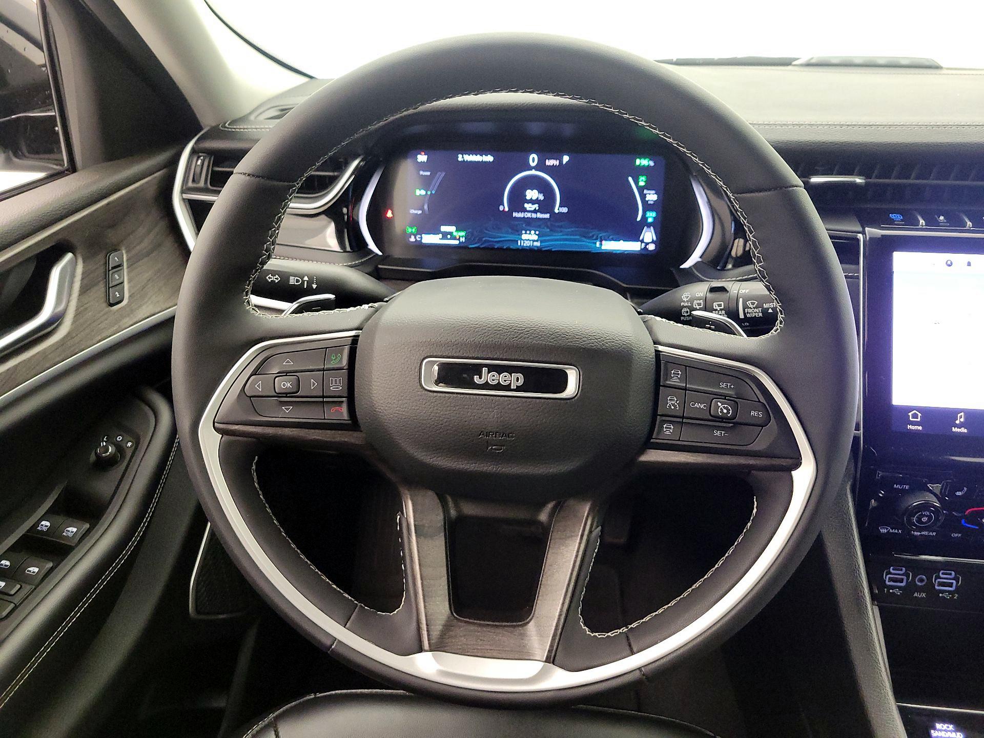 Thumbnail: 2023 Jeep Grand Cherokee - 10