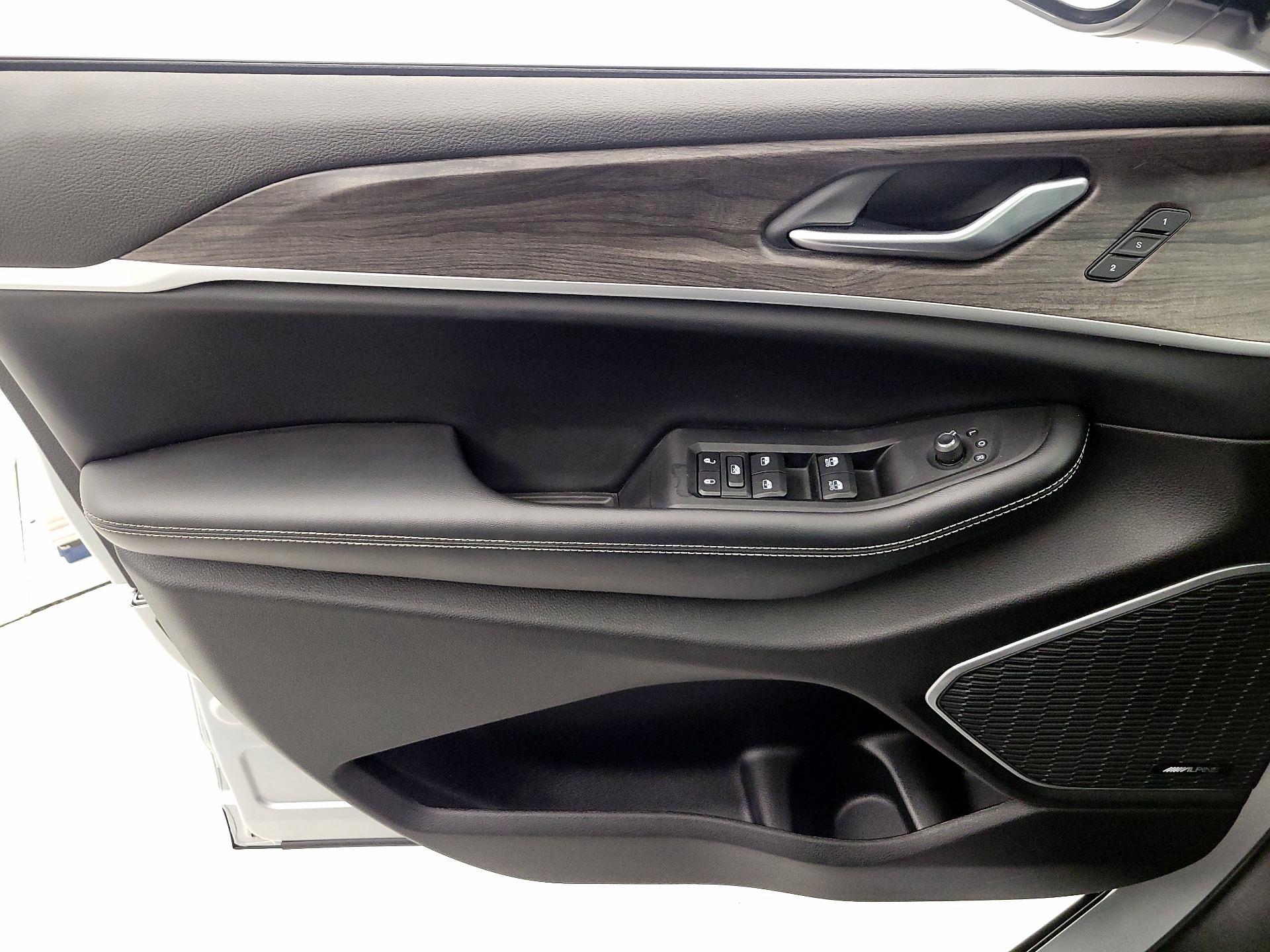 Thumbnail: 2023 Jeep Grand Cherokee - 12