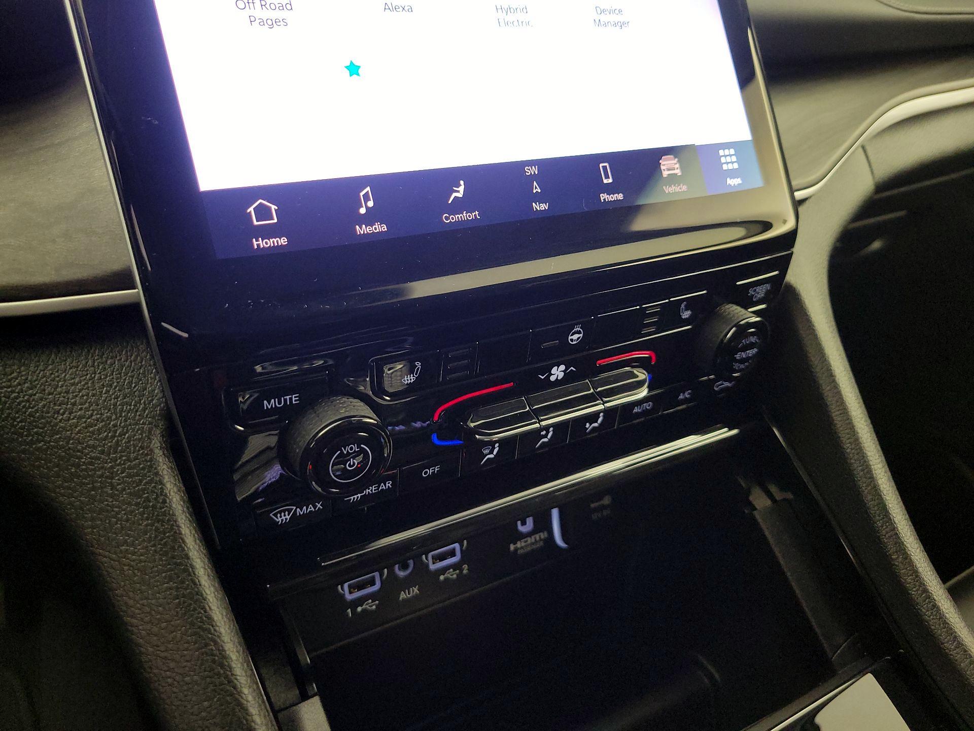 Thumbnail: 2023 Jeep Grand Cherokee - 17