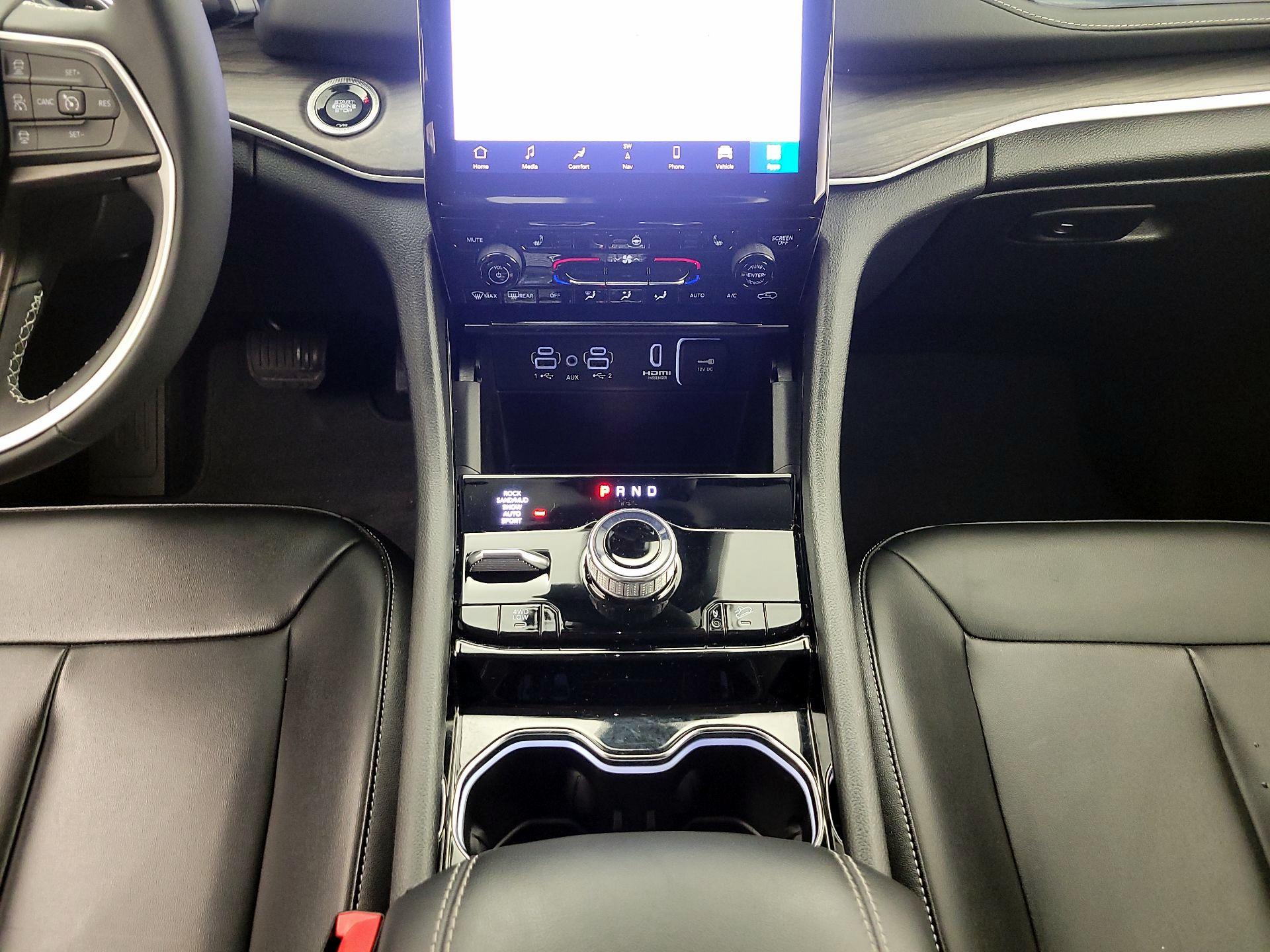 Thumbnail: 2023 Jeep Grand Cherokee - 18