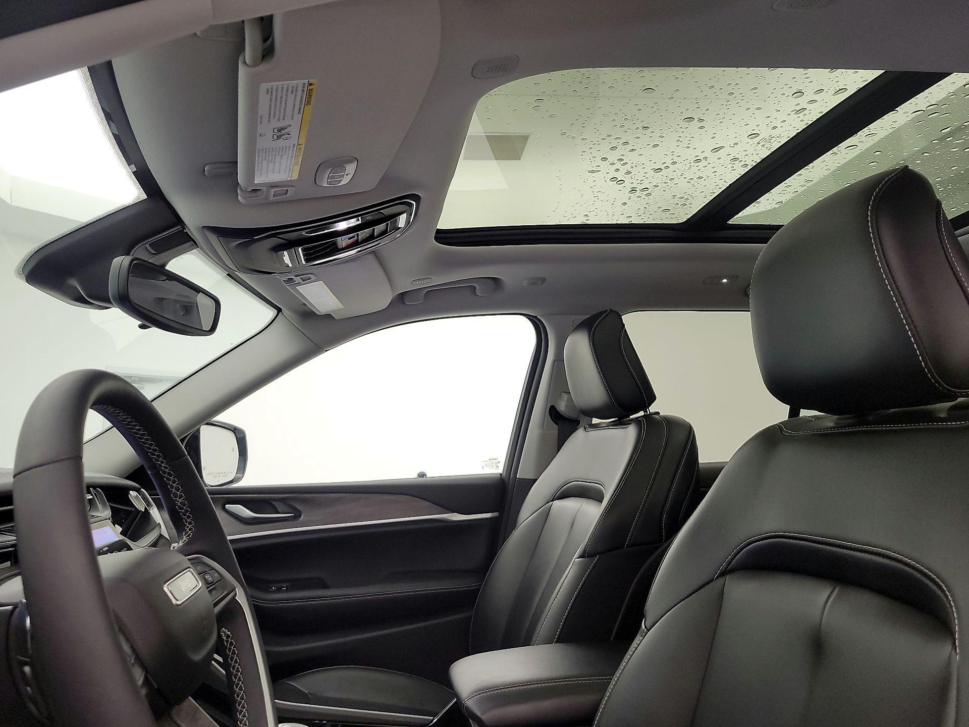 Thumbnail: 2023 Jeep Grand Cherokee - 20