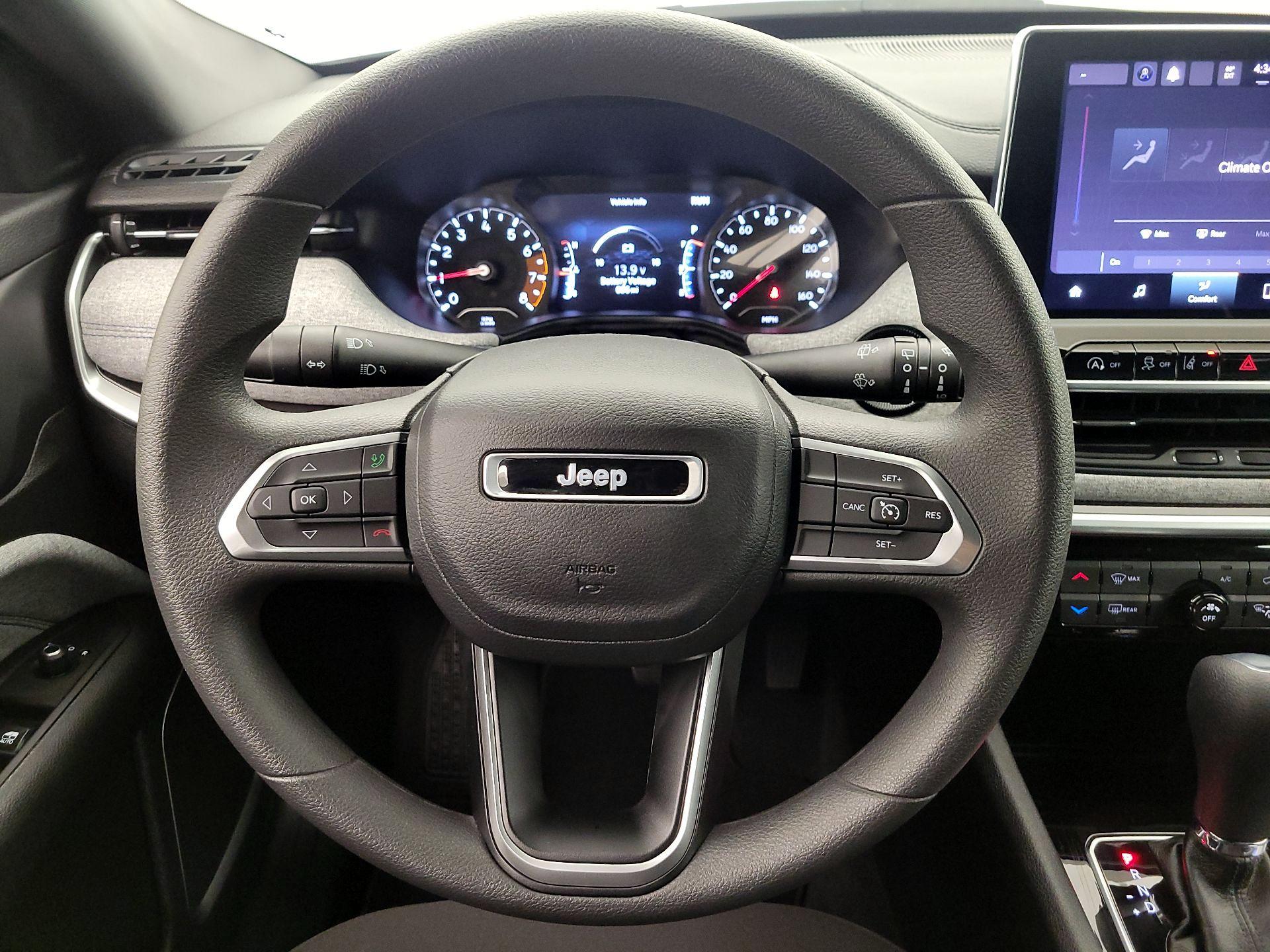 Thumbnail: 2023 Jeep Compass - 10