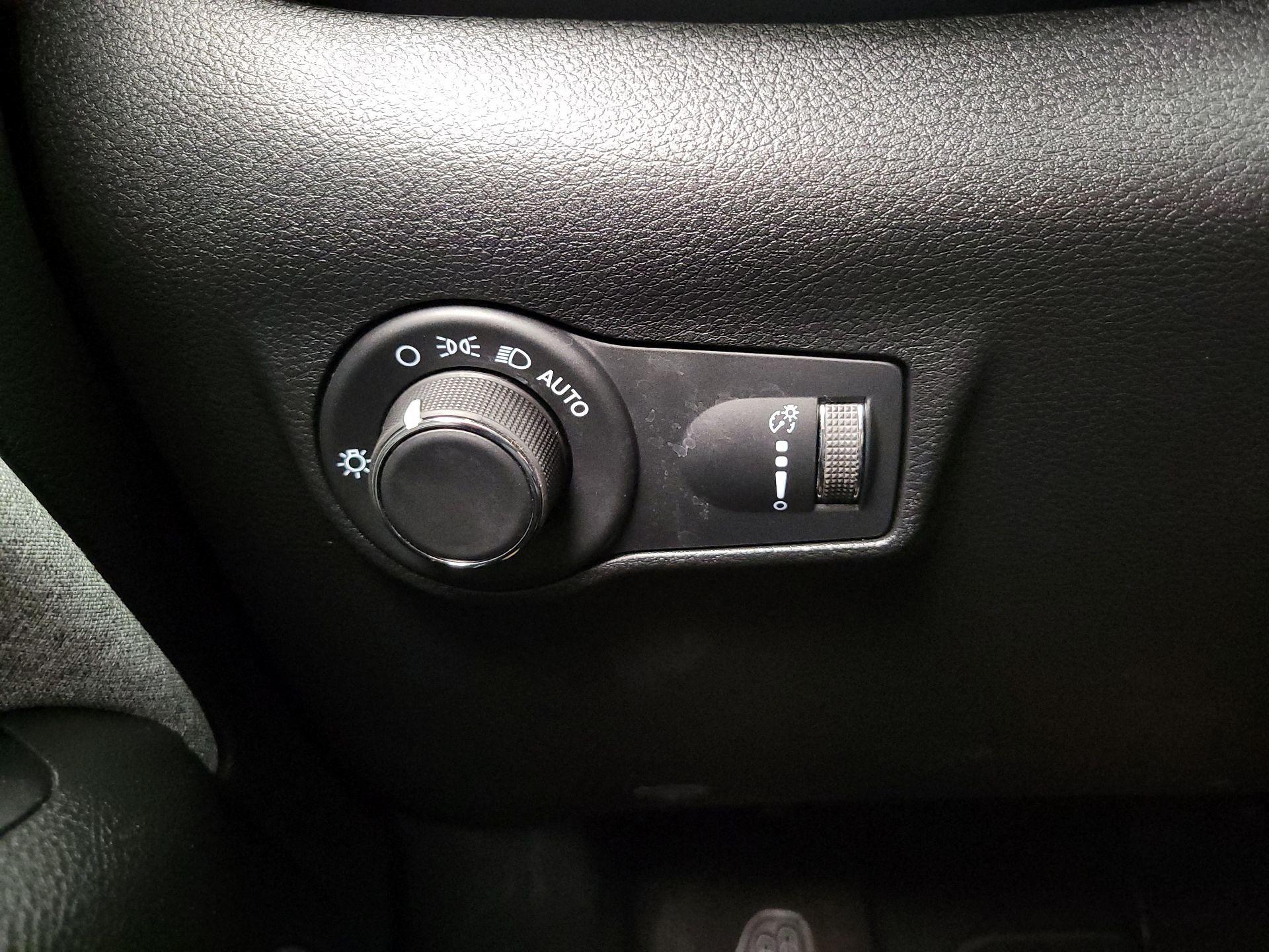 Thumbnail: 2023 Jeep Compass - 13