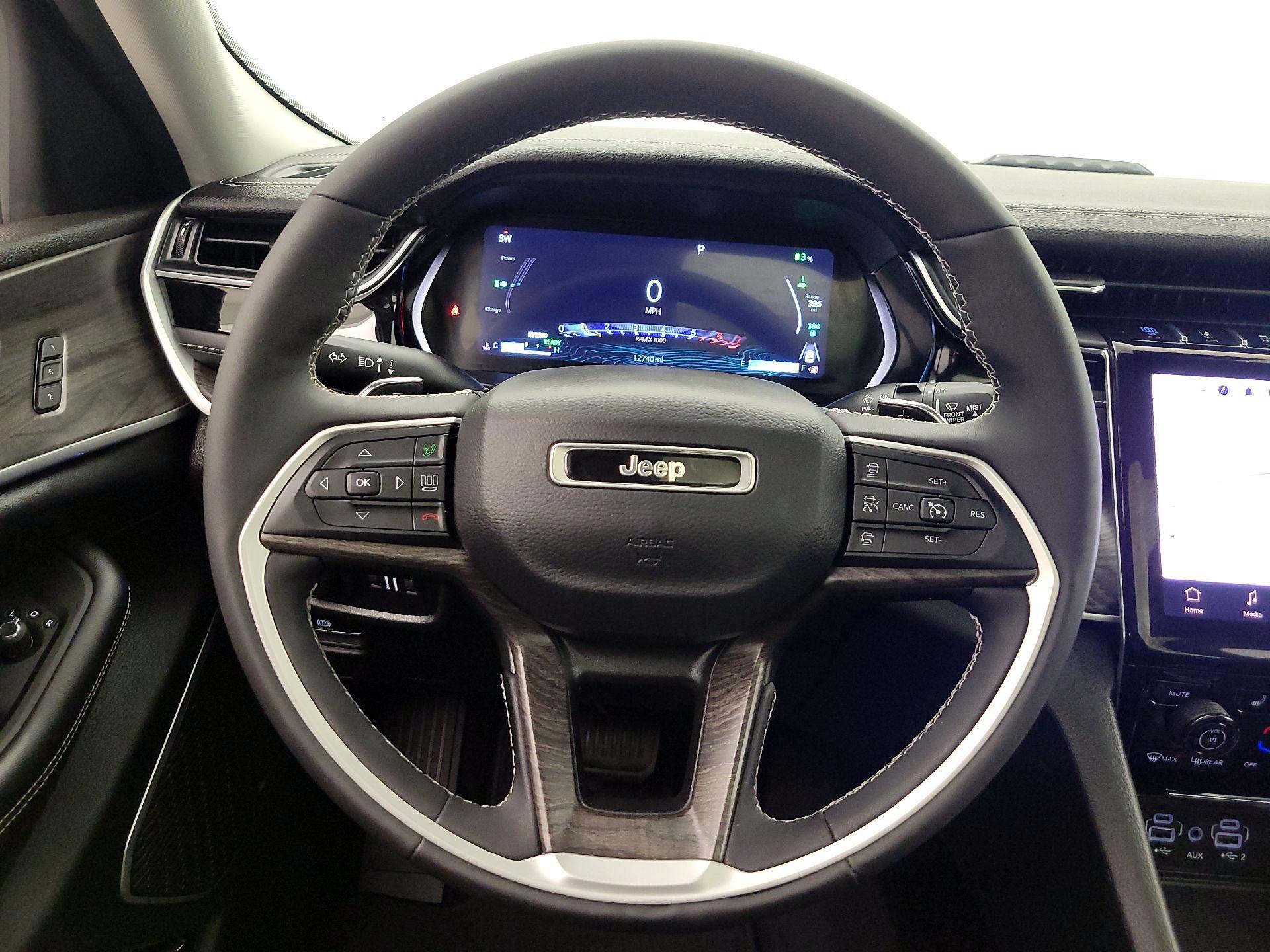 Thumbnail: 2023 Jeep Grand Cherokee - 10