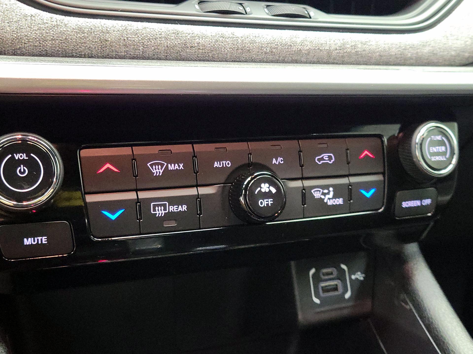 Thumbnail: 2023 Jeep Compass - 16