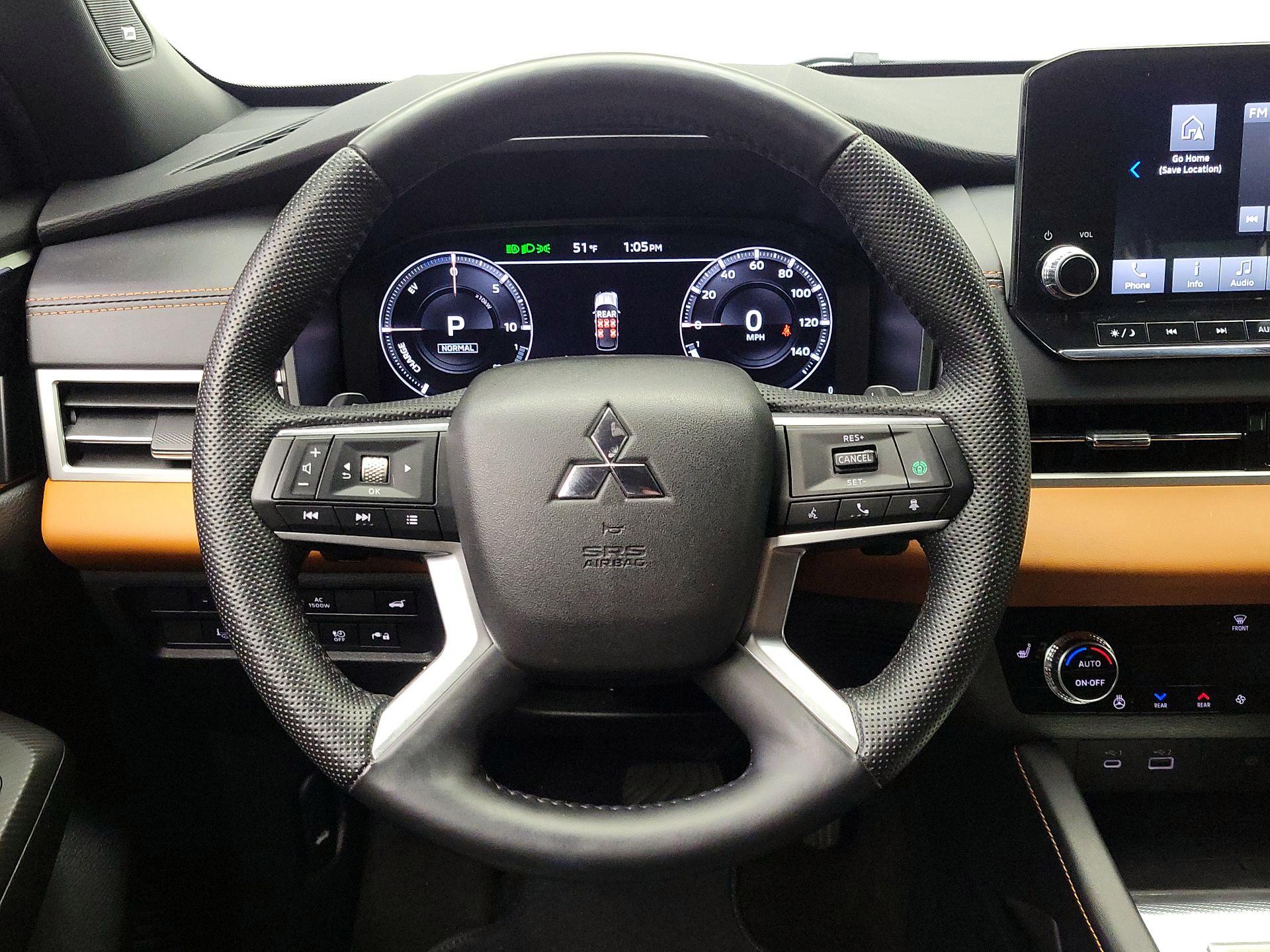 Thumbnail: 2023 Mitsubishi Outlander - 10