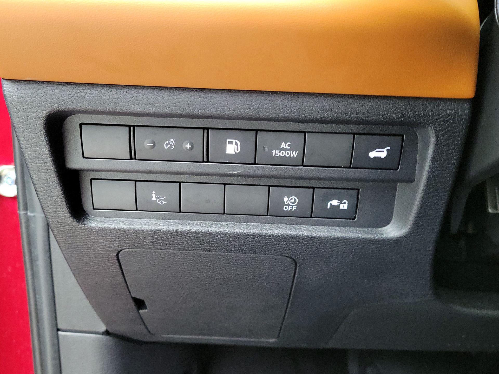 Thumbnail: 2023 Mitsubishi Outlander - 13