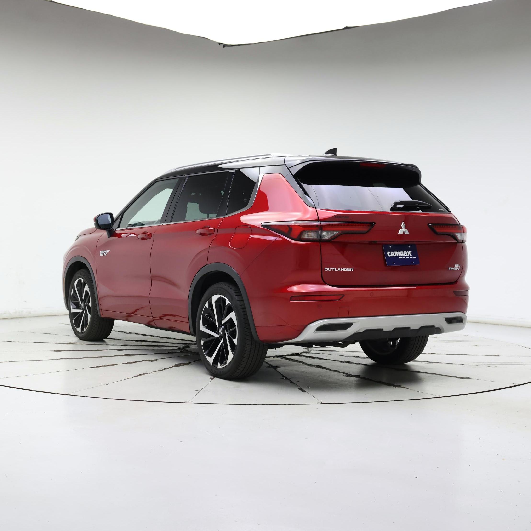Thumbnail: 2023 Mitsubishi Outlander - 2
