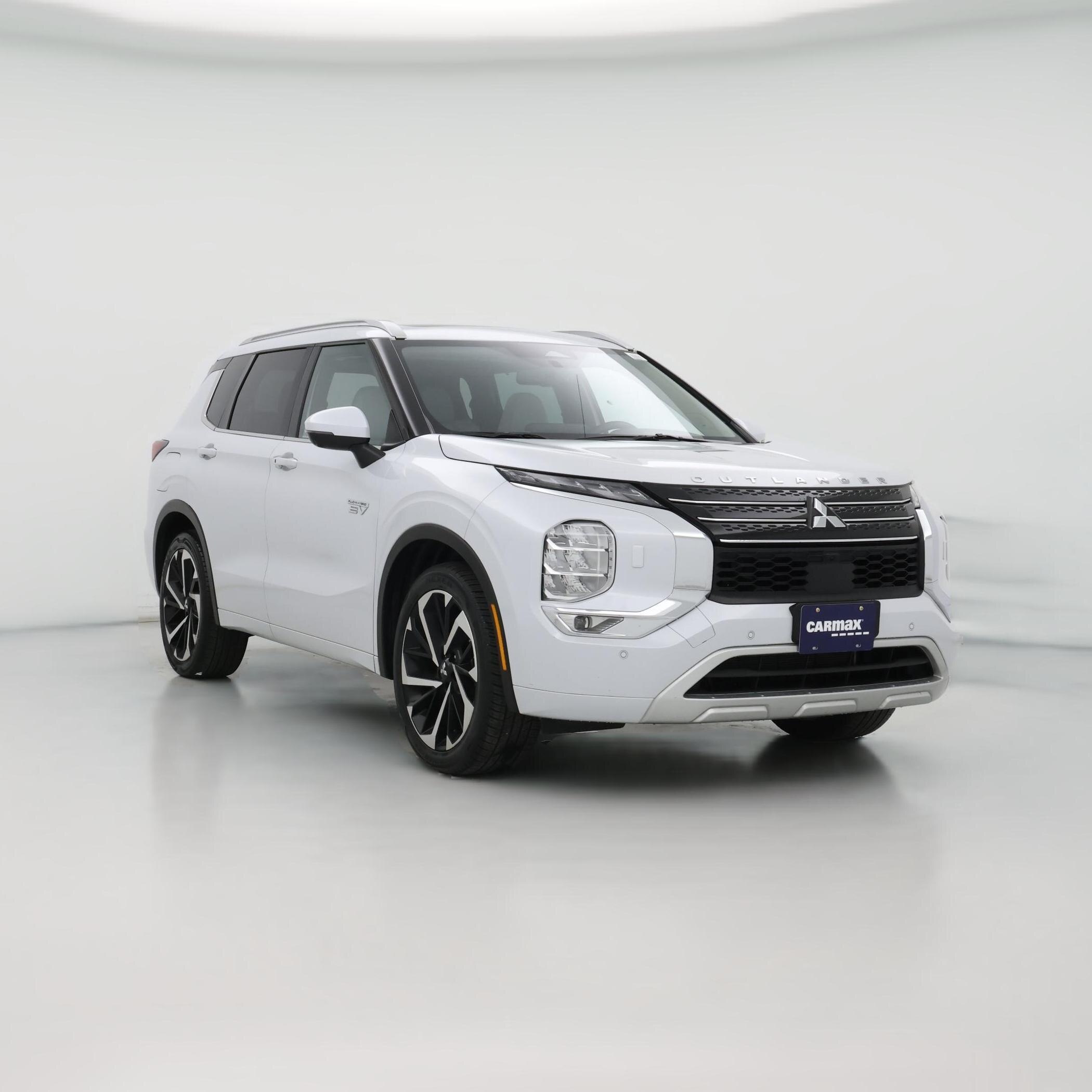 Thumbnail: 2023 Mitsubishi Outlander - 1