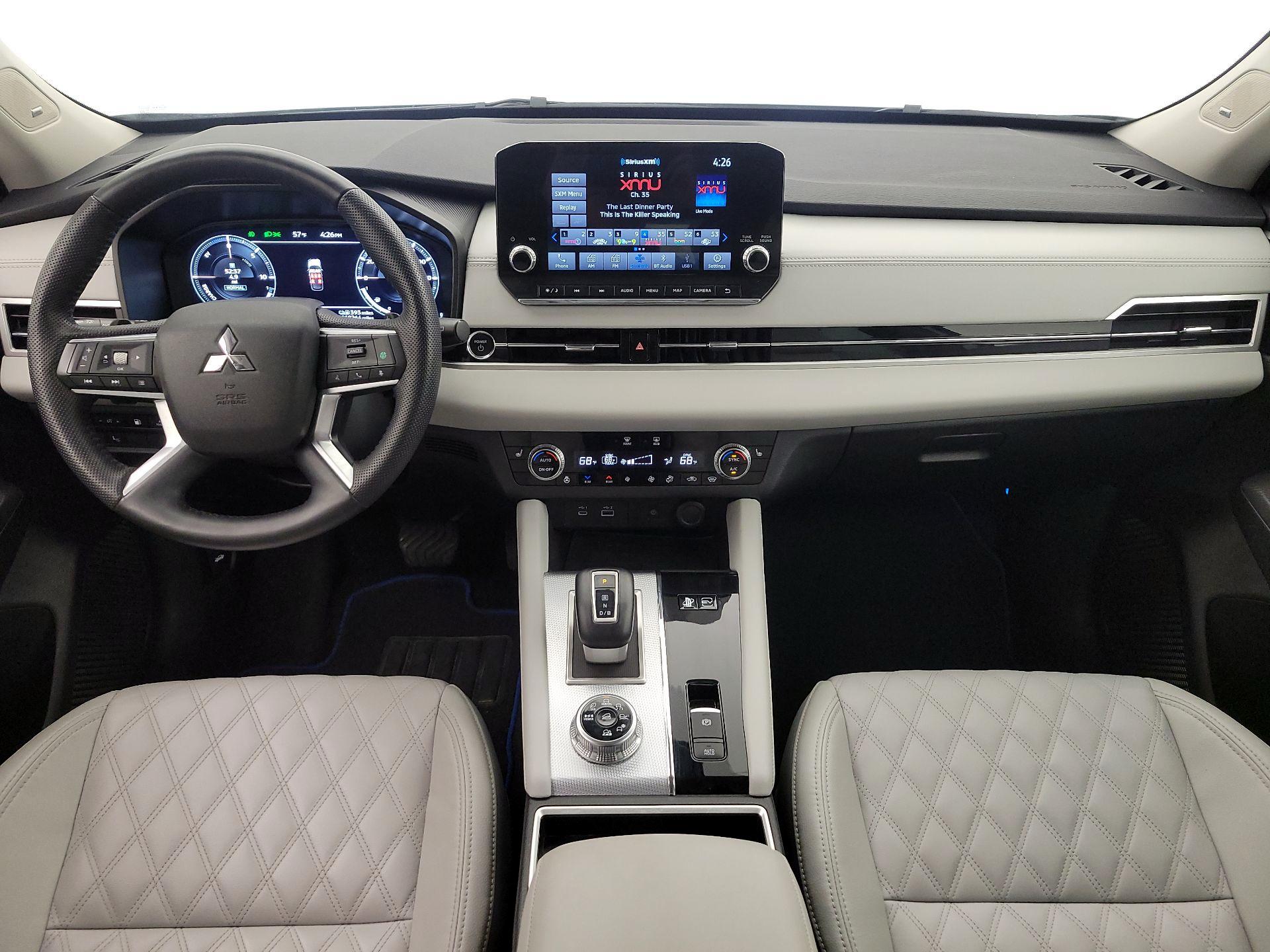 Thumbnail: 2023 Mitsubishi Outlander - 9