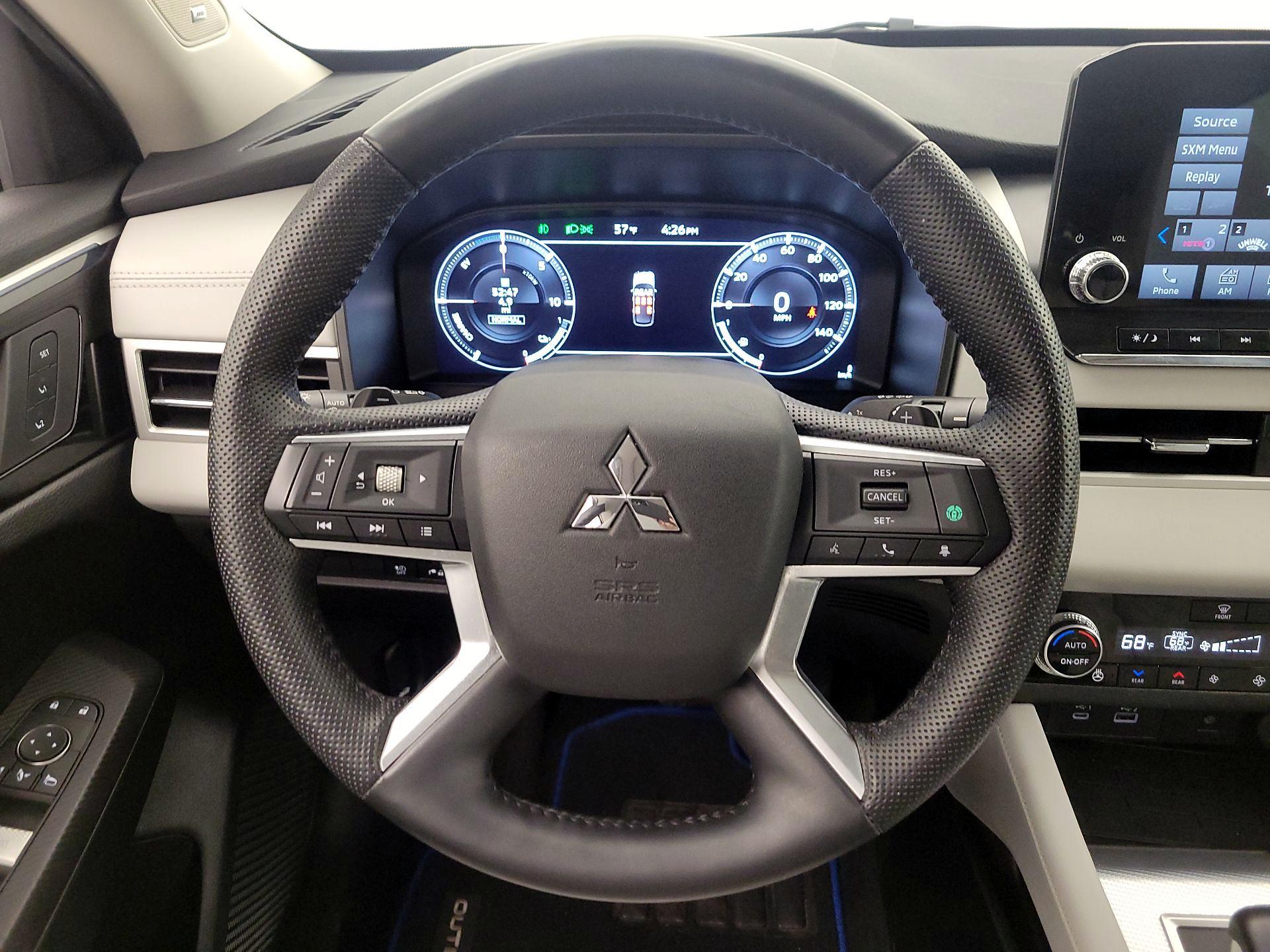 Thumbnail: 2023 Mitsubishi Outlander - 10