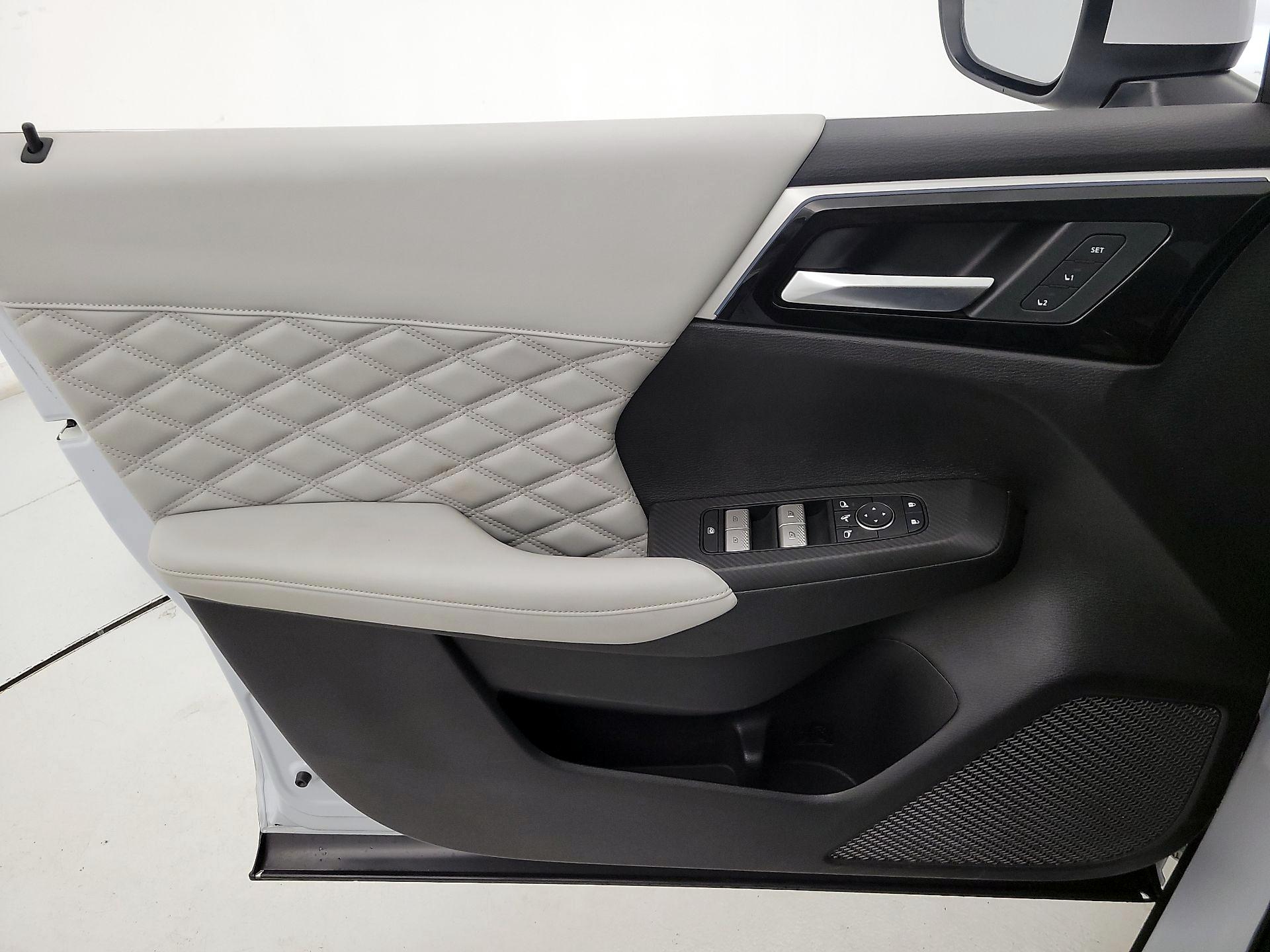 Thumbnail: 2023 Mitsubishi Outlander - 12