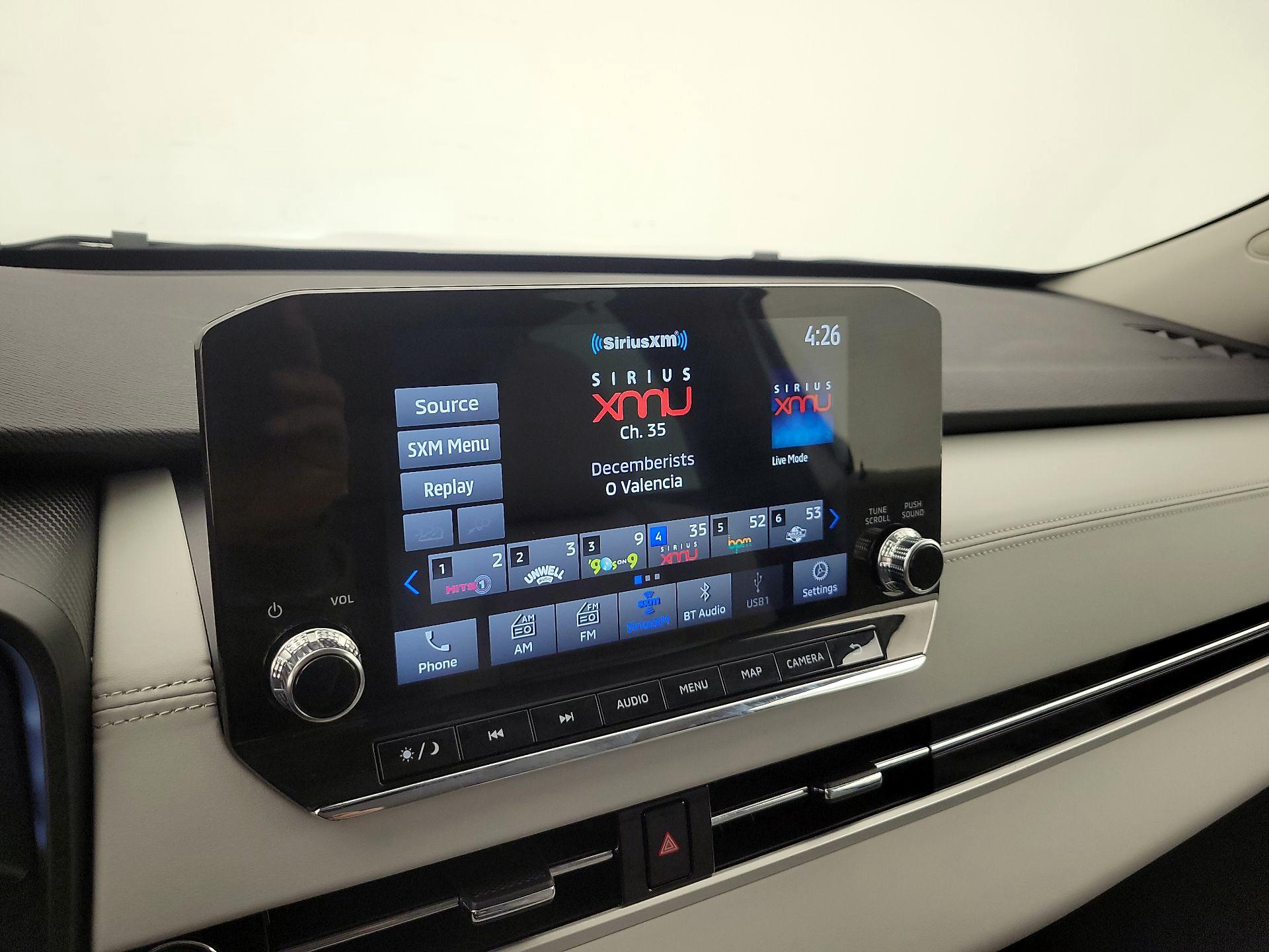 Thumbnail: 2023 Mitsubishi Outlander - 16