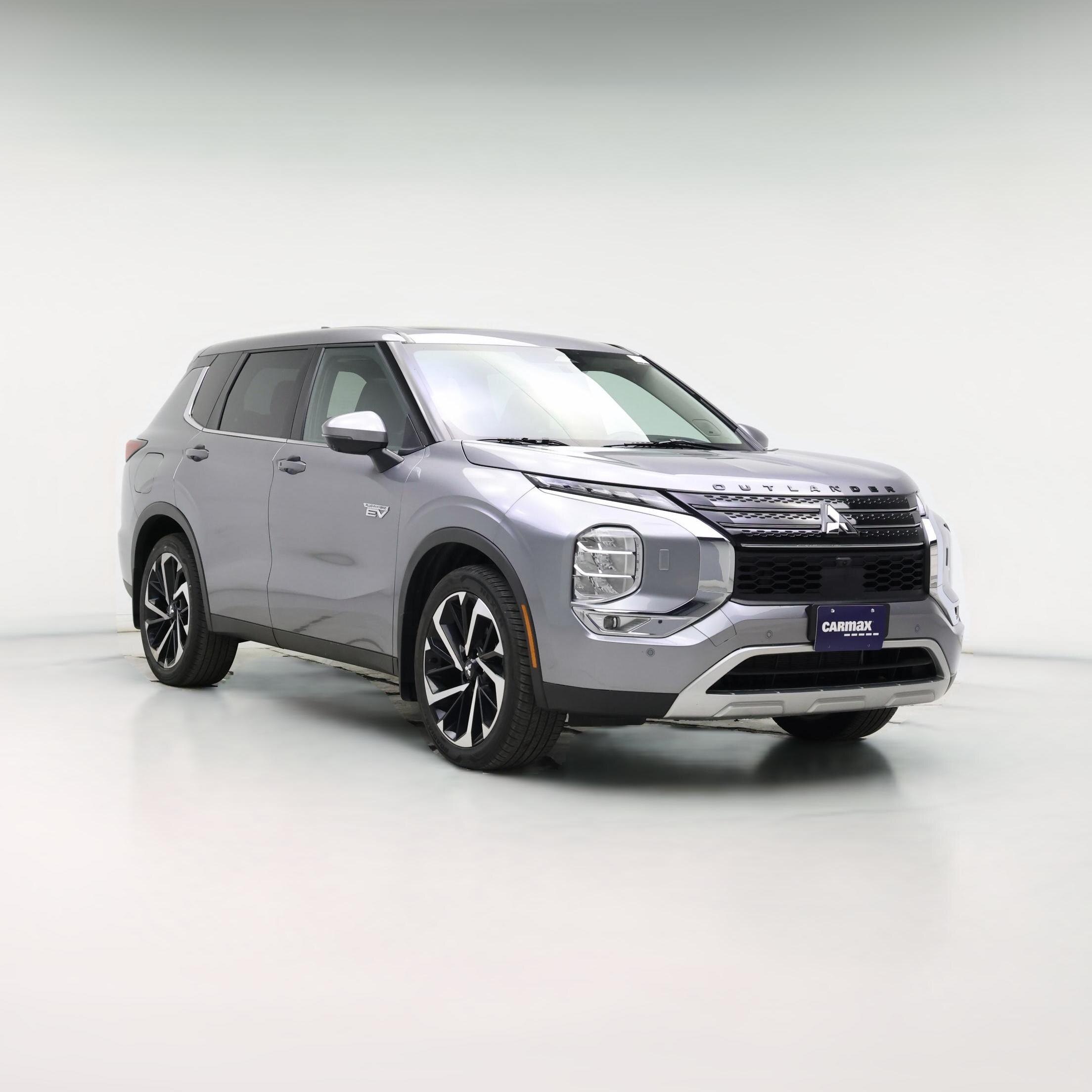 Thumbnail: 2023 Mitsubishi Outlander - 1