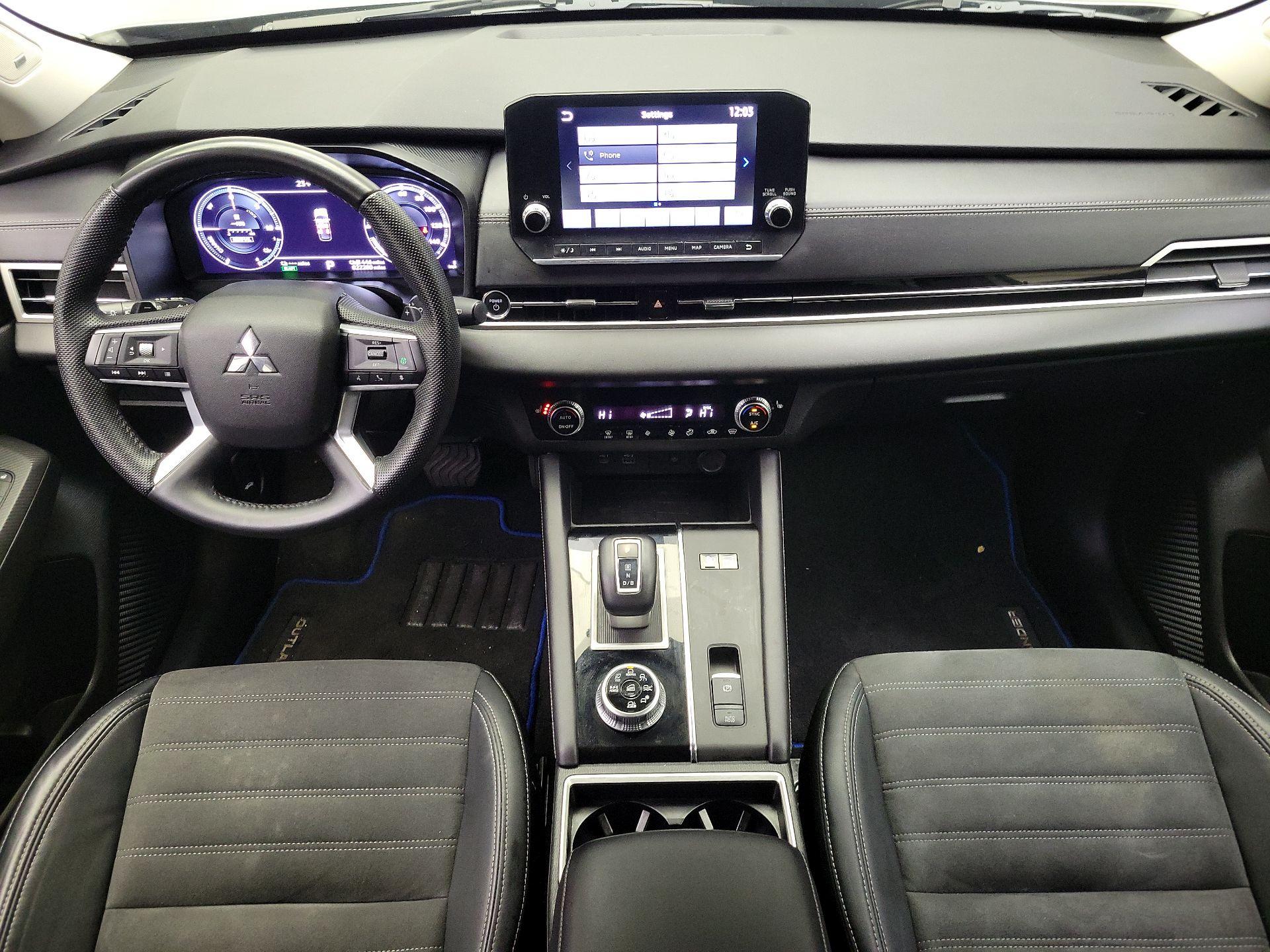 Thumbnail: 2023 Mitsubishi Outlander - 9