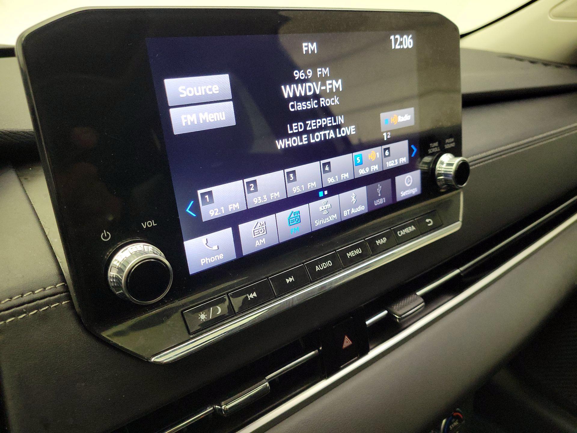 Thumbnail: 2023 Mitsubishi Outlander - 16