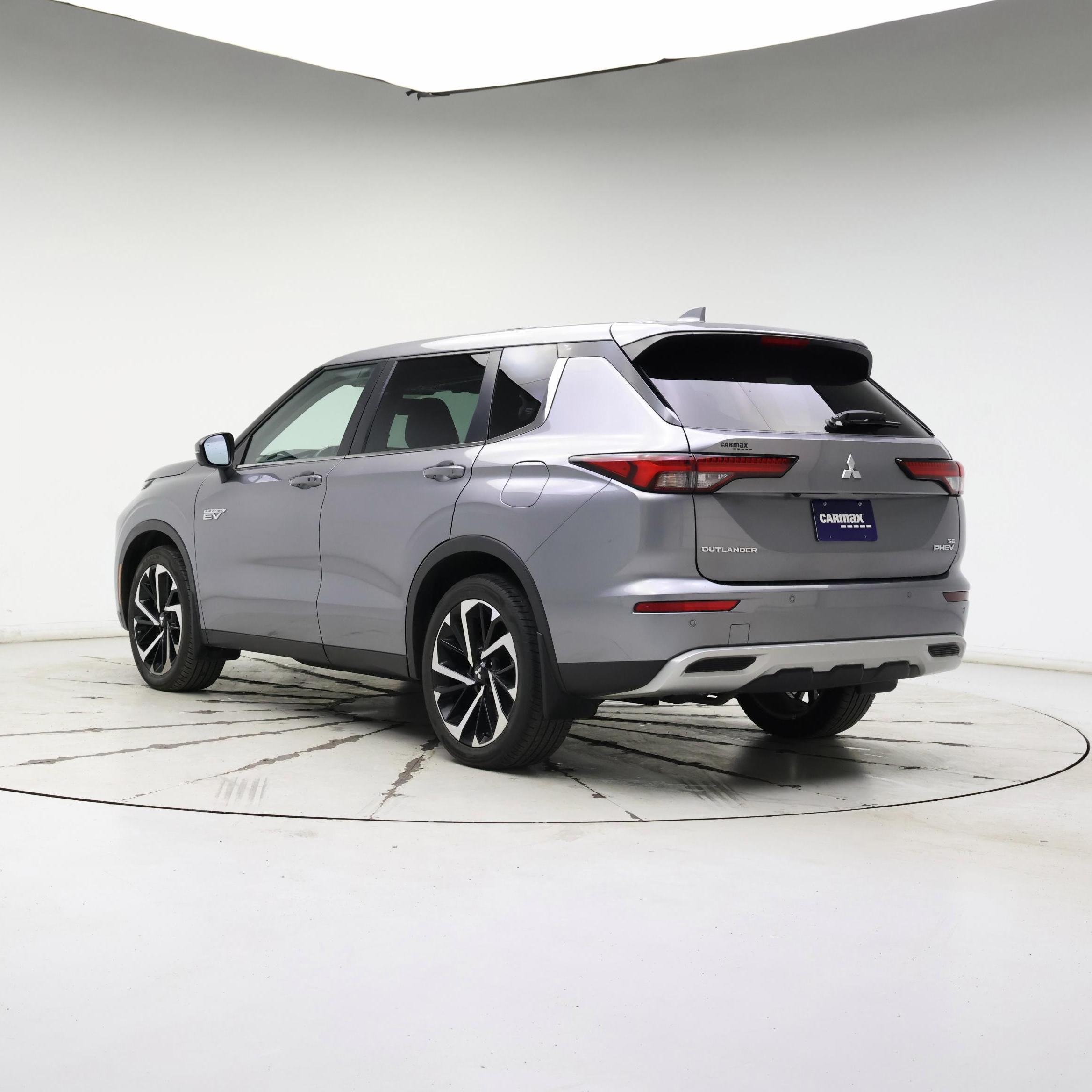 Thumbnail: 2023 Mitsubishi Outlander - 2